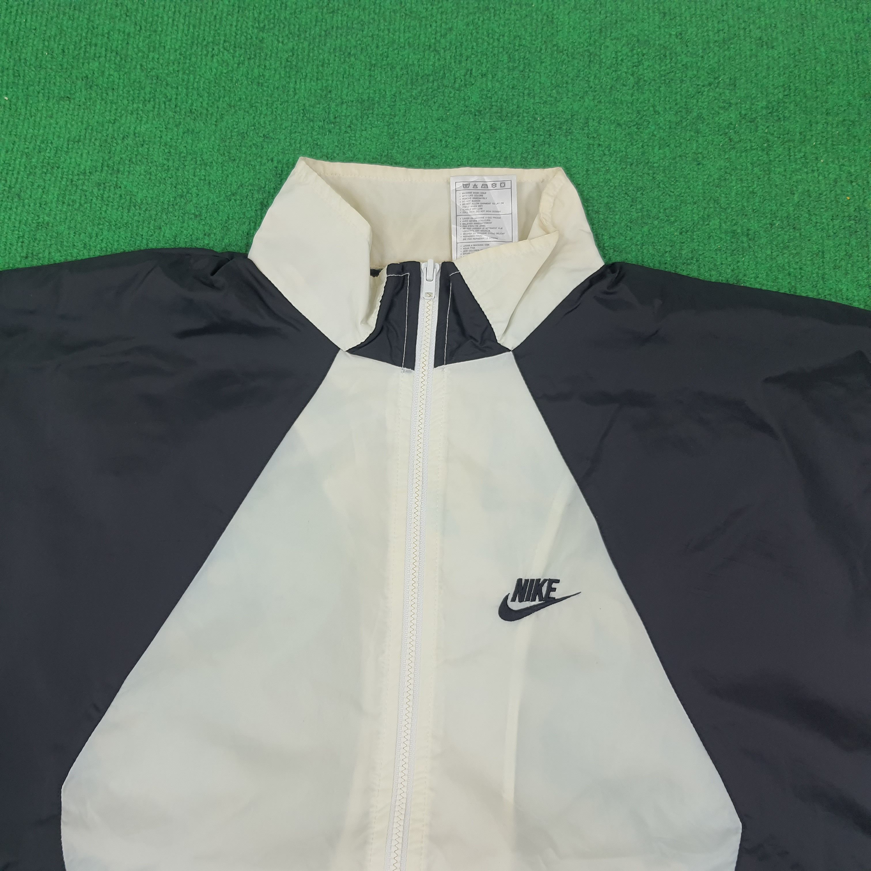 Nike × Vintage Vintage NIKE Outdoor Sports Jacket Size US XXL / EU 58 / 5 - 2 Thumbnail