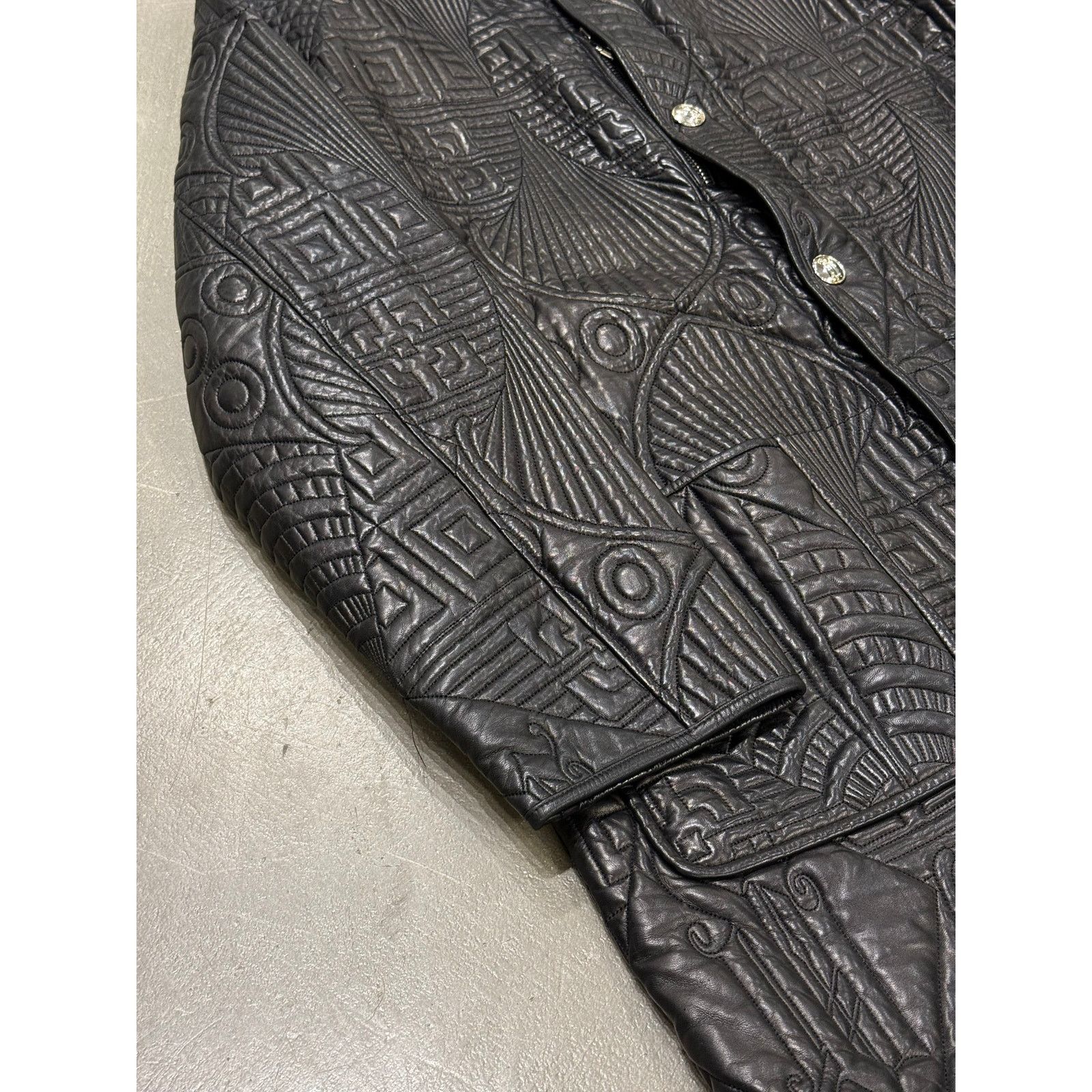 Versace A/W1990 Gianni Versace embossed leather coat Size US L / EU 52-54 / 3 - 4 Thumbnail