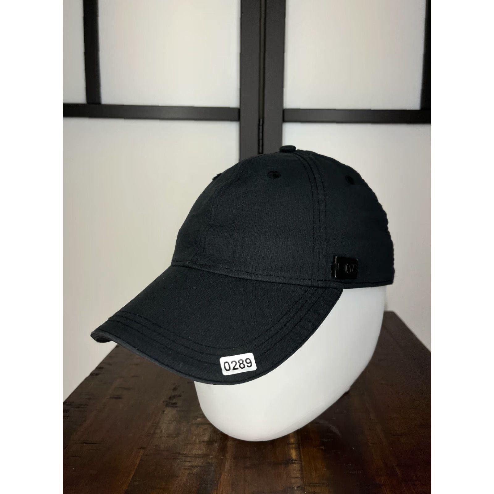 Lululemon Lululemon Hat Cap Fitted M Black 100% Polyester Run Outdoors Logo Lightweight Quick Dry Womens) Size ONE SIZE - 4 Thumbnail