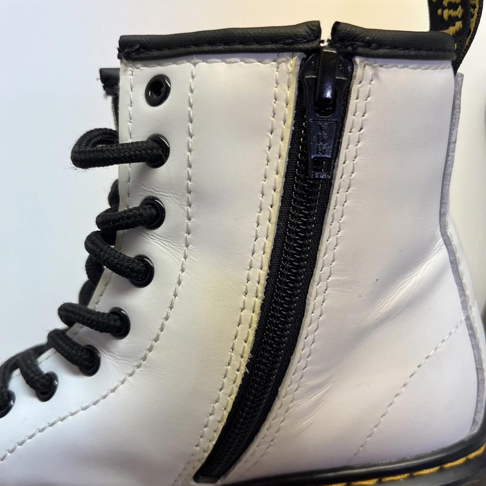 Dr. Martens Sz 2 Doc Martens Jr Patent Leather Boots Airwair White Size US 4 / IT 34 - 7 Thumbnail
