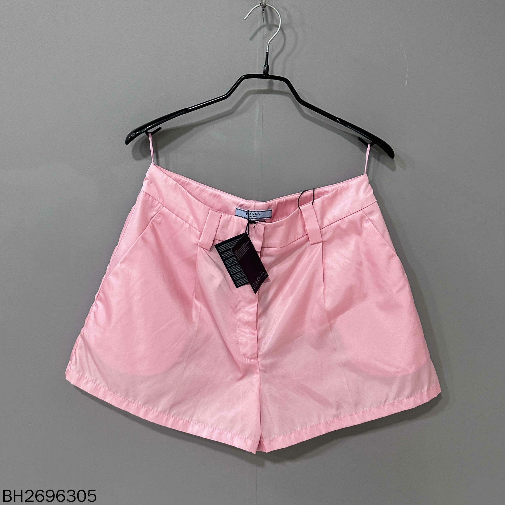 Prada Prada Nylon Pink Shorts 30 Men Size US 30 / EU 46 - 1 Thumbnail