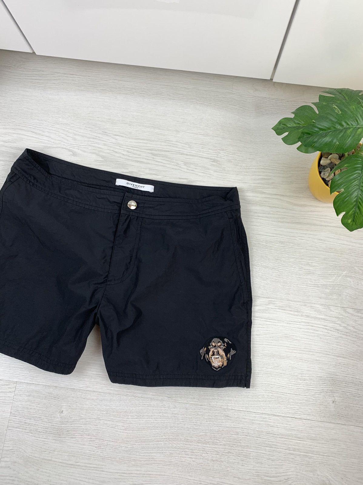 Givenchy Givenchy Rottweiler Embroidered Dog Swimming Shorts Size M-L Size US 32 / EU 48 - 2 Thumbnail
