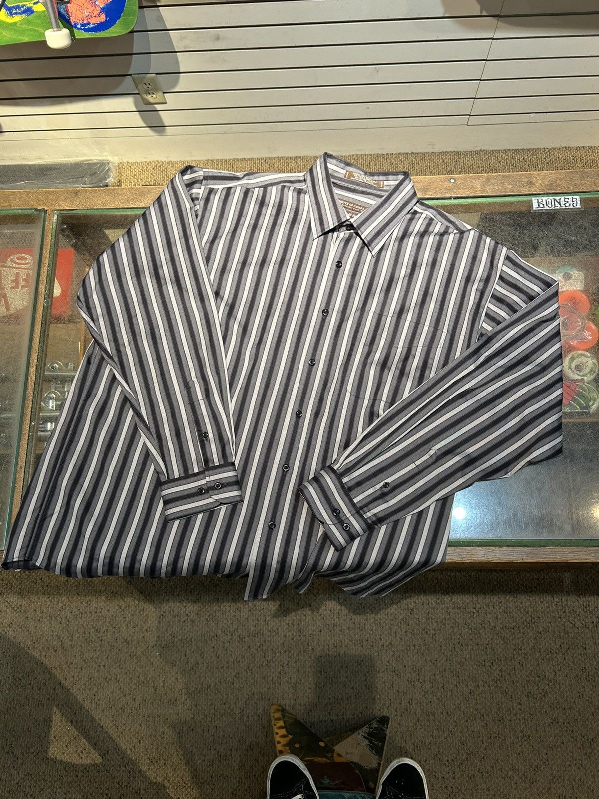Other Forsyth of Canada Button Down Size US XL / EU 56 / 4 - 1 Thumbnail