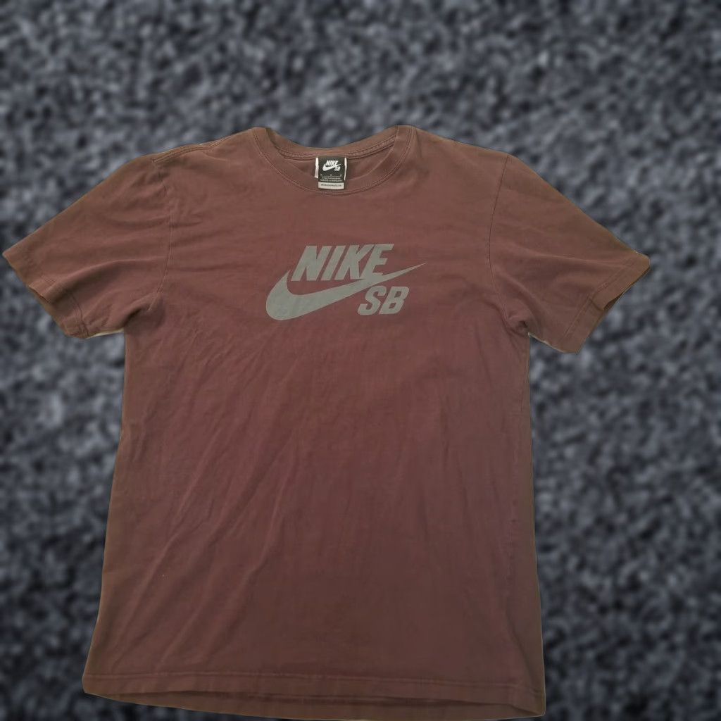Nike VINTAGE Nike SB T-Shirt Shirt Mens M Red Graphic Letter Tee Distressed 90s Mens Size US M / EU 48-50 / 2 - 1 Thumbnail