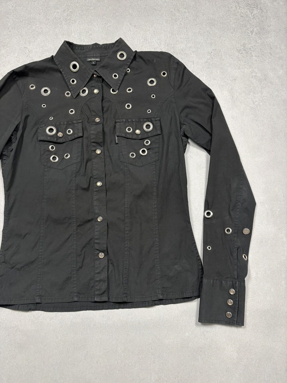 Calvin Klein Calvin Klein Jeans 00s Archival Eyelet Grommet Shirt Y2K VTG Size L / US 10 / IT 46 - 2 Thumbnail