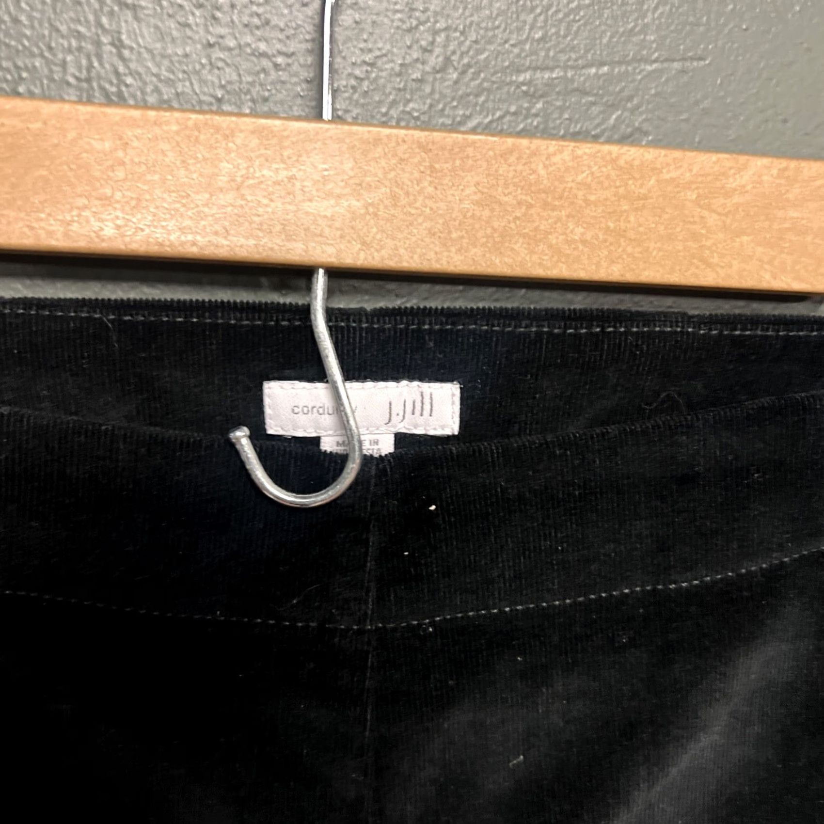 J. Jill J Jill Black Corduroy Pants 12P Side Zipper Womens Pants Petite 12P Black Corduroy Zipper Straight Womens Size 34" / US 12 / IT 48 - 2 Thumbnail