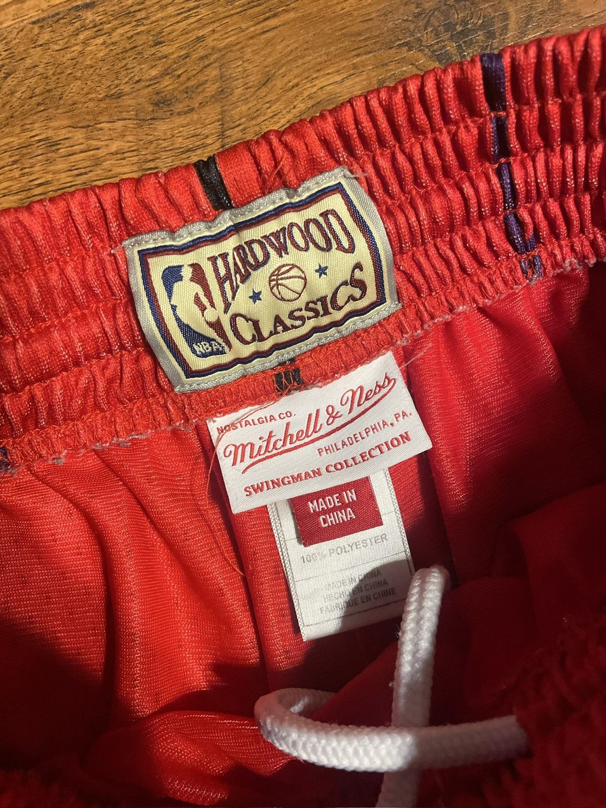 Mitchell & Ness Mitchell & Ness NBA Hardwood Classics Toronto Raptors Shorts Size US 32 / EU 48 - 3 Thumbnail