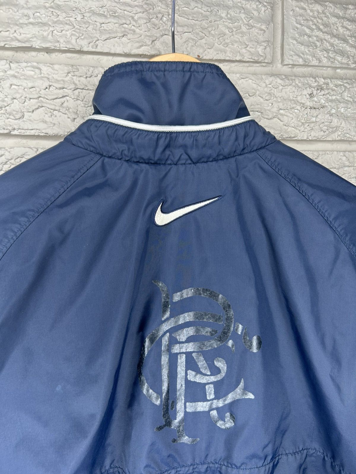 Nike Vintage Nike Glasgow Rangers Nylon Jacket Size US XL / EU 56 / 4 - 6 Thumbnail