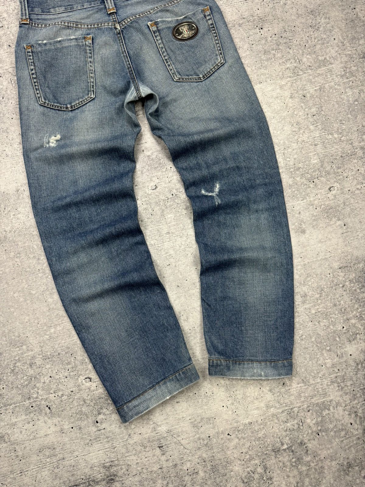 Dolce & Gabbana × Vintage Dolce&Gabbana Metal Pocket Big Logo Blue Stonewashed Jeans Size US 32 / EU 48 - 19 Thumbnail