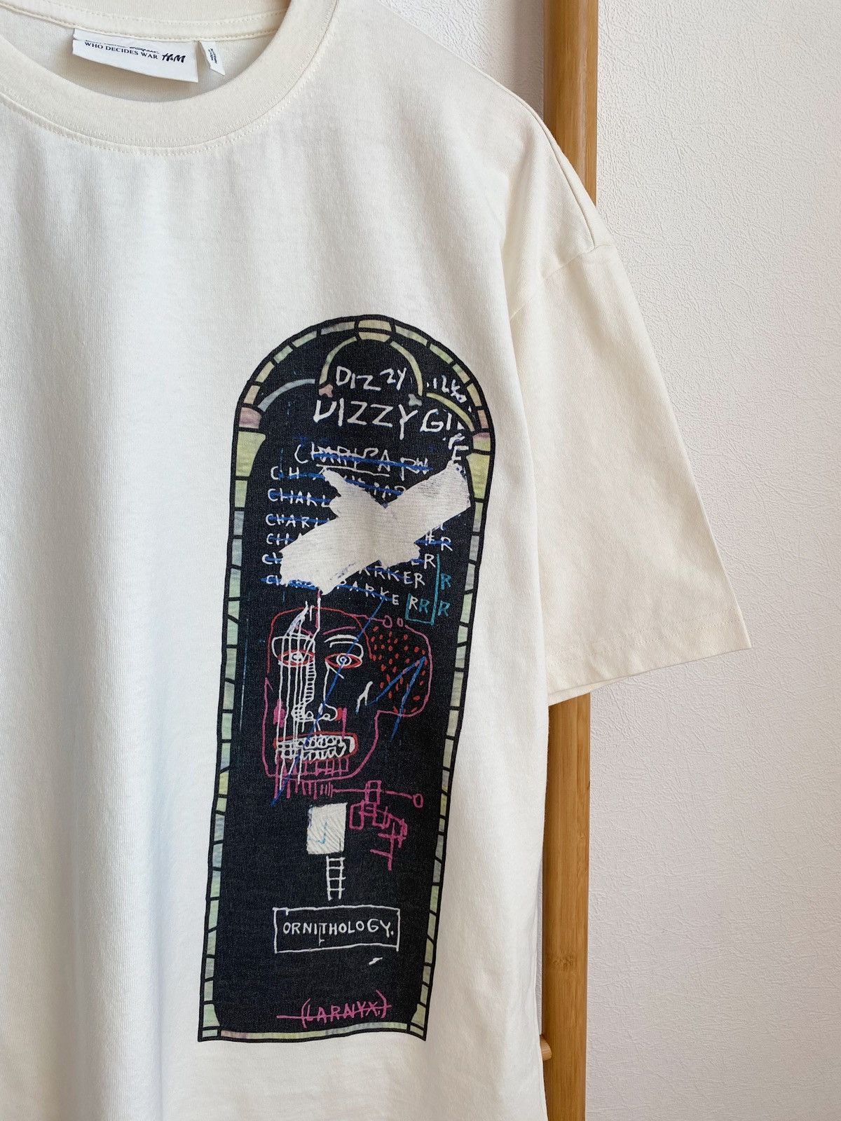 H&M × Jean-Michel Basquiat × Who Decides War WHO DECIDES WAR x BASQUIAT x H&M RELAXED FIT COTTON T-SHIRT Size US M / EU 48-50 / 2 - 11 Thumbnail