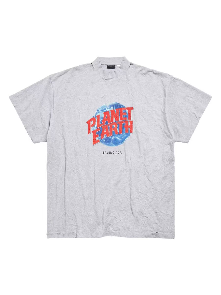Balenciaga o1w1db10326 Planet Earth T-Shirt Oversized in Grey Size US XL / EU 56 / 4 - 1 Preview