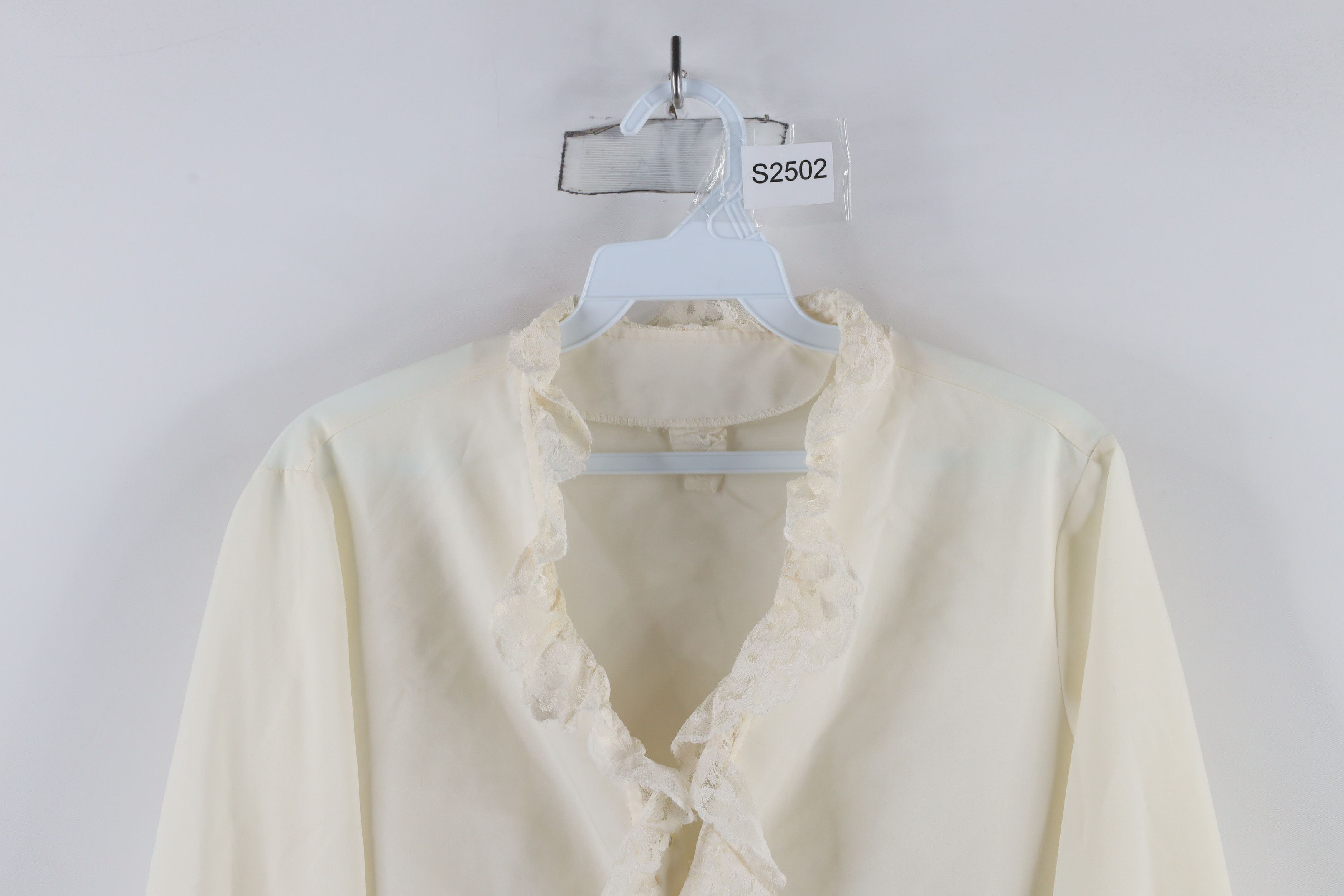 Vintage Vintage 70s Streetwear Flower Lace Button Shirt Blouse USA Size XXL / US 16-18 / IT 52-54 - 2 Thumbnail
