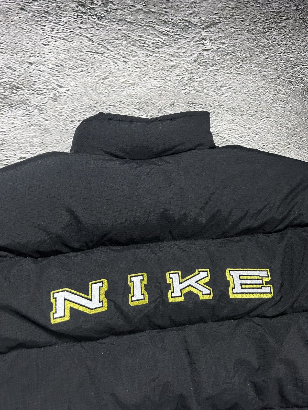 Nike × Vintage Nike black puffer jacket big logo vintage 90s reversible Size US XXL / EU 58 / 5 - 2 Thumbnail