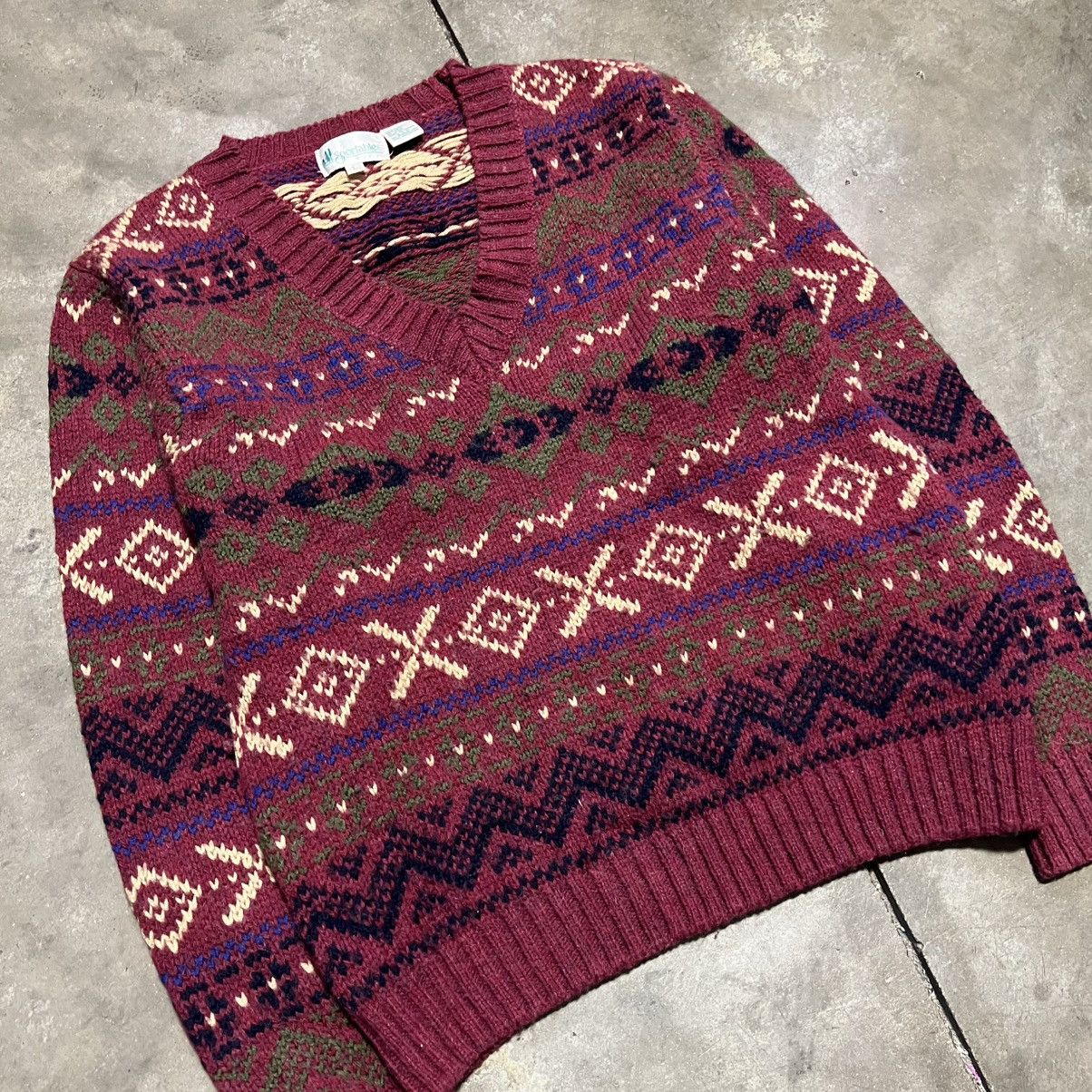 Vintage Vintage Fair Isle Sweater V Neck Wool Blend 90s Patterned Size US L / EU 52-54 / 3 - 2 Thumbnail