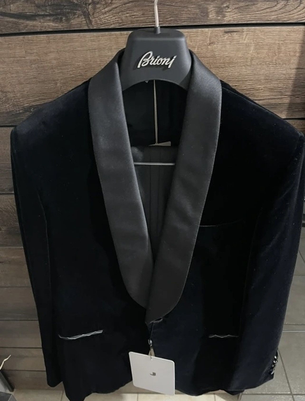 Brioni Brioni Brad Pitt Signature ‘Virgilio tuxedo’ Size 52R - 9 Thumbnail