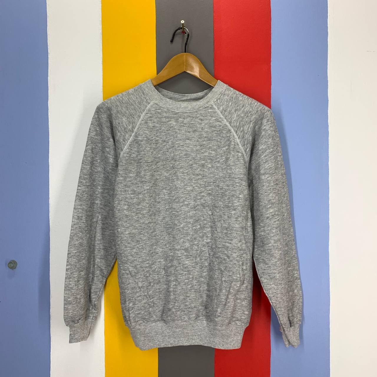 Hanes 90s Vintage HANES Rayon Plain Sweatshirt #2215/21 Size US S / EU 44-46 / 1 - 1 Thumbnail