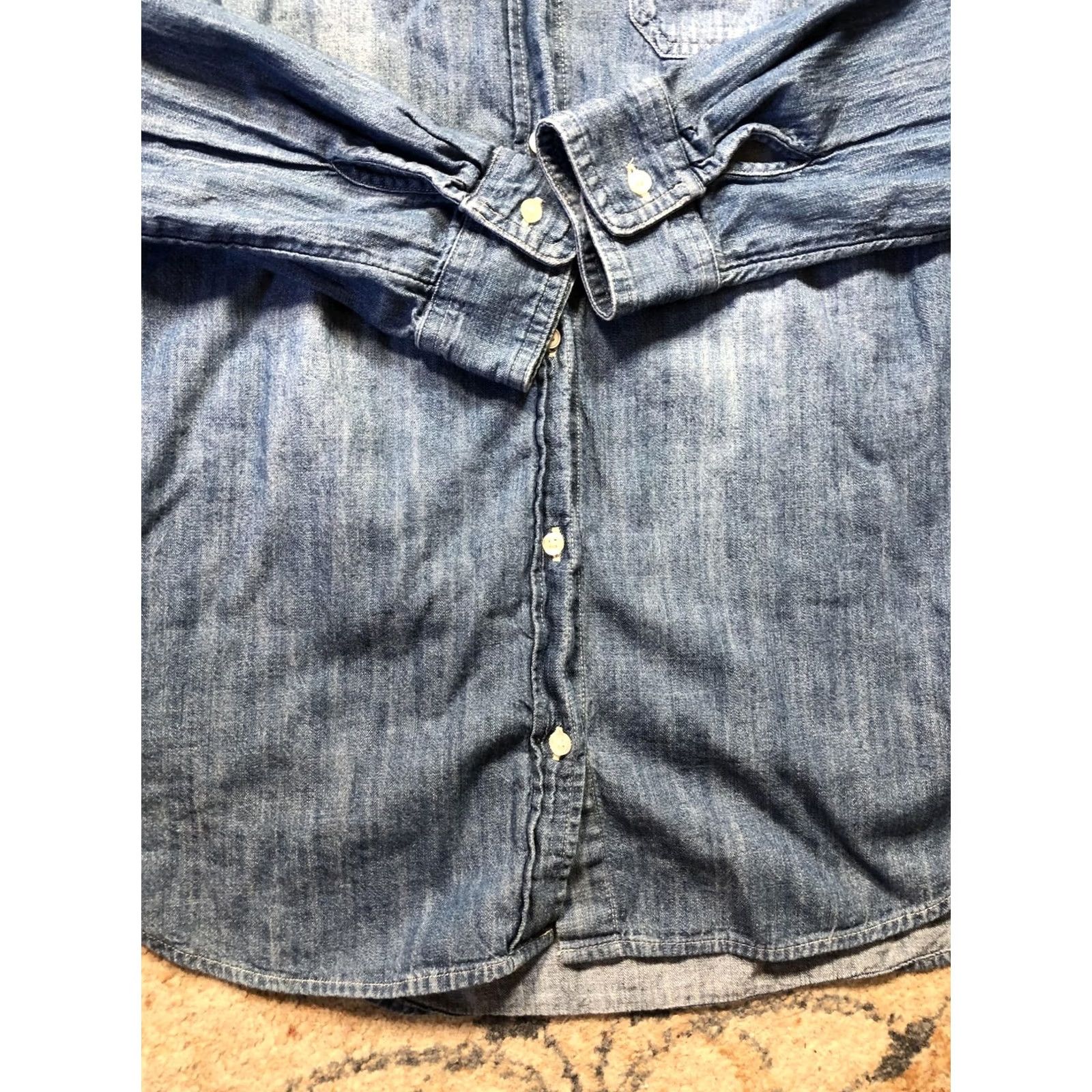 Old Navy VINTAGE Old Navy Shirt Mens LT Blue Denim Long Sleeve Button Down Classic Pocket Size US L / EU 52-54 / 3 - 5 Thumbnail