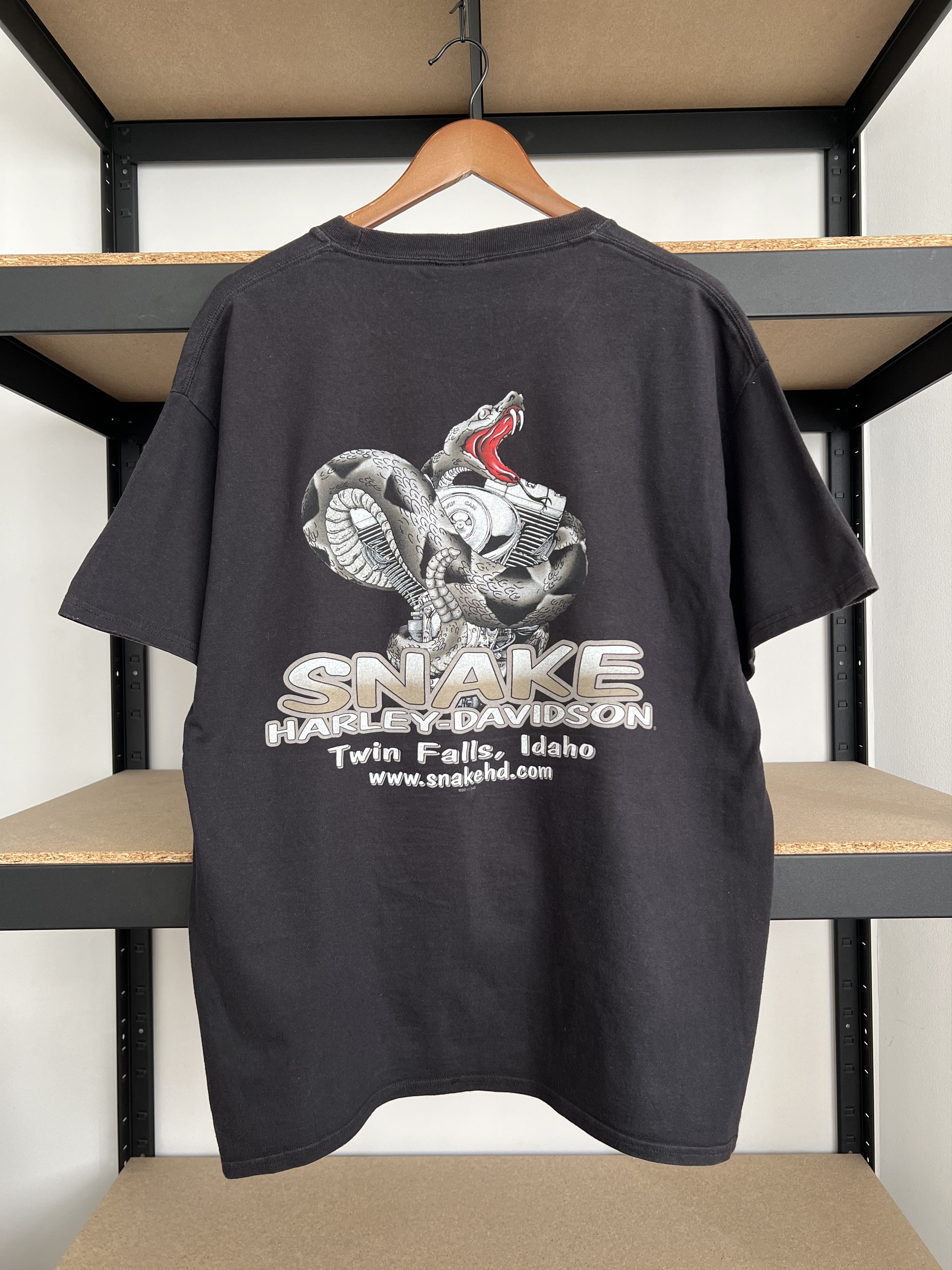 Harley Davidson Vintage 2015 Harley Davidson Motorcycle Snake Skull T-shirt Size US XL / EU 56 / 4 - 1 Thumbnail