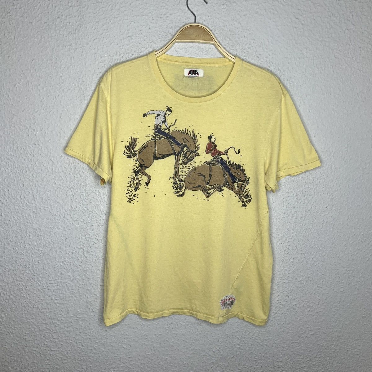 Evisu Vintage Evisu Tshirt Tee 90s Cowboys Print Pattern Yellow Size US M / EU 48-50 / 2 - 1 Thumbnail