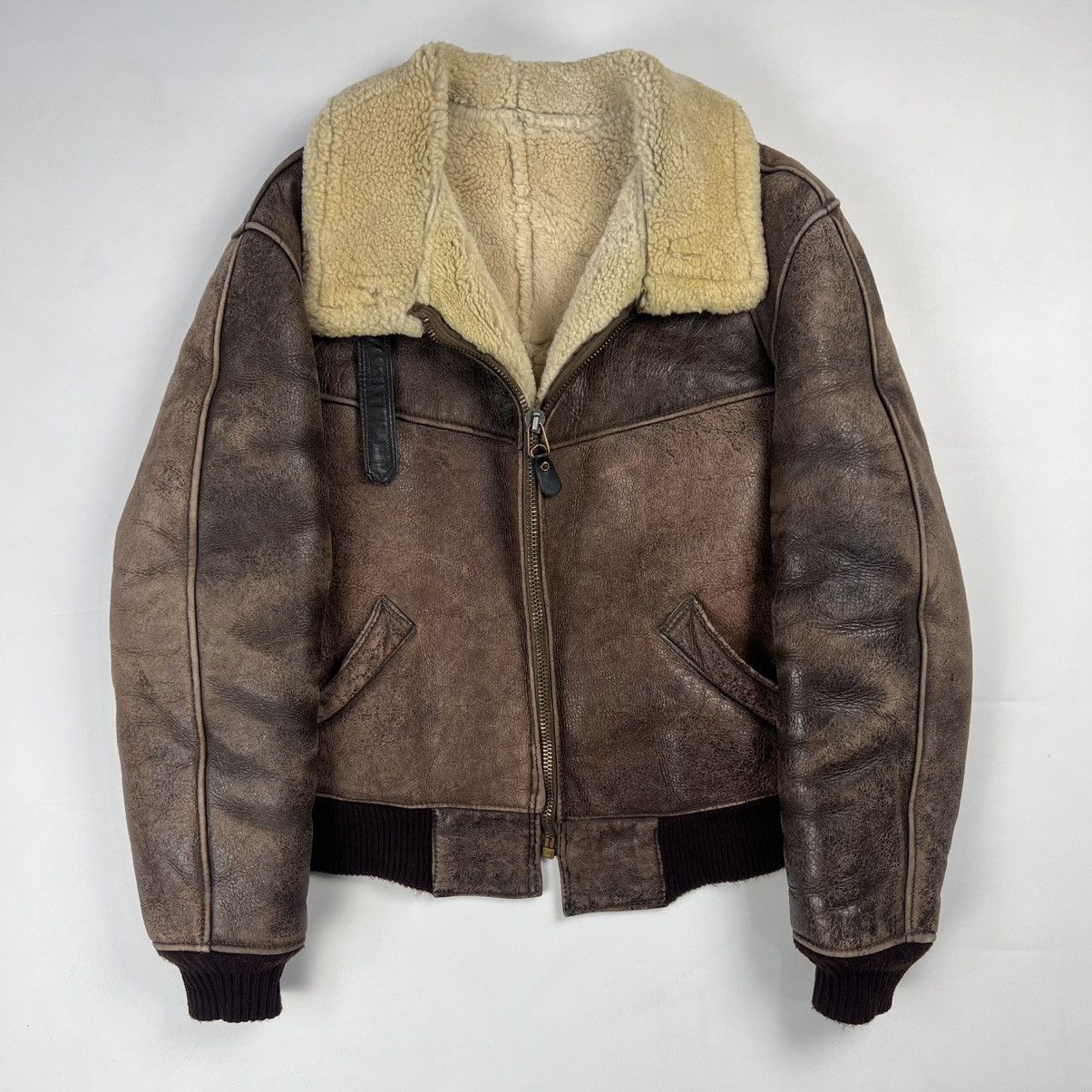 Avirex Vintage 80s Avirex B-6 sheepskin bomber jacket Size US L / EU 52-54 / 3 - 1 Thumbnail