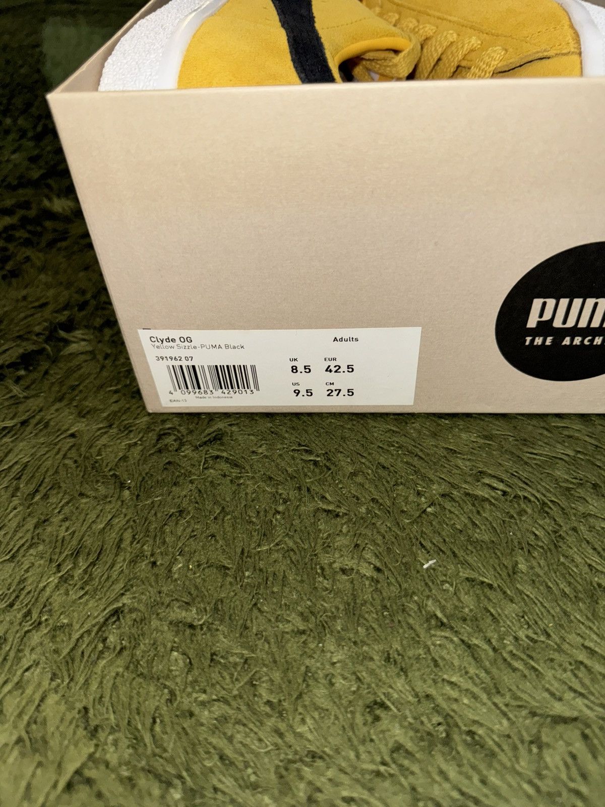 Puma [US 10] Puma Clyde OG Archive Yellow Black Suede Size US 10 / EU 43 - 9 Thumbnail