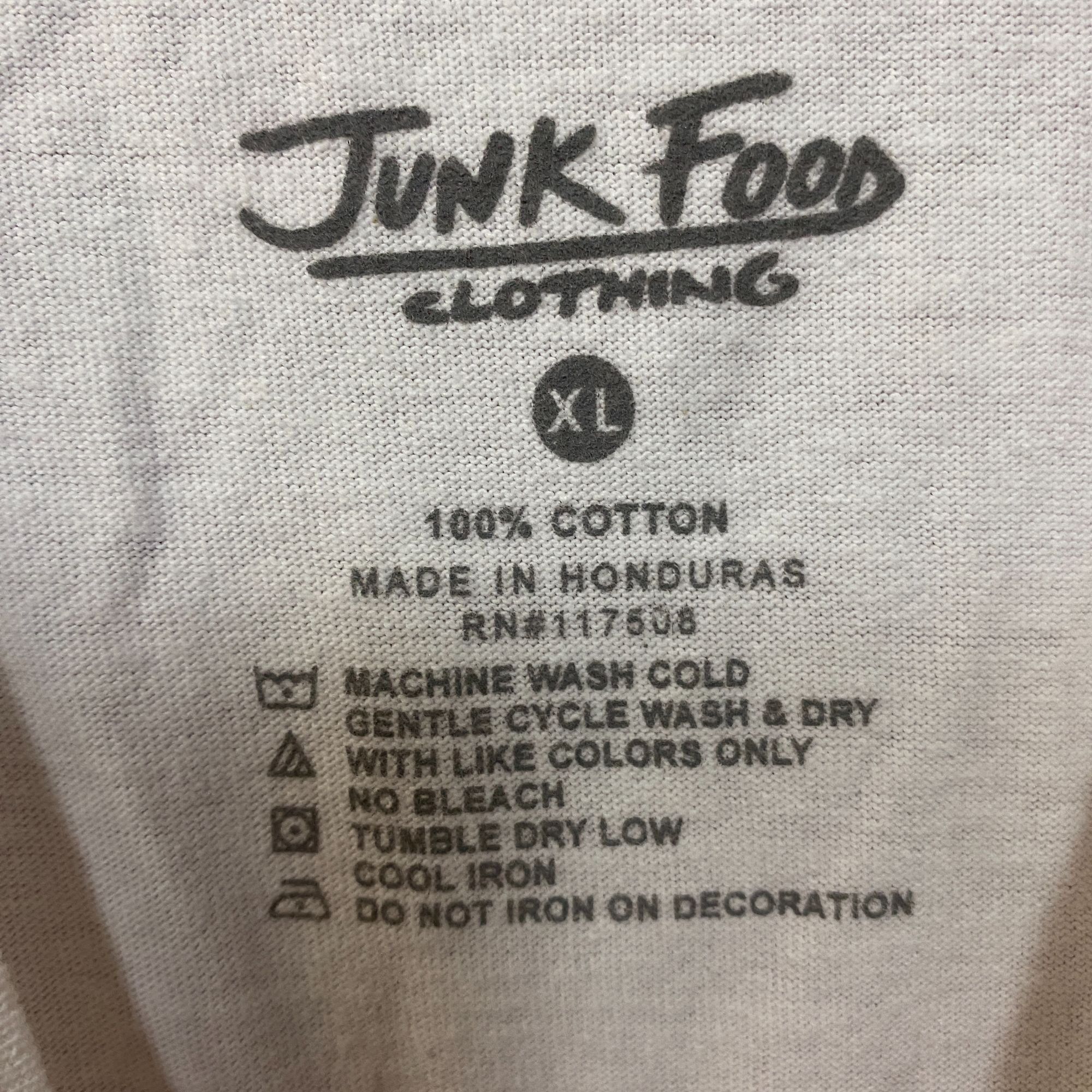 Junk Food Junk Food Clothing Cheers and Beers Cropped Graphic T-Shirt Size XL / US 12-14 / IT 48-50 - 4 Thumbnail