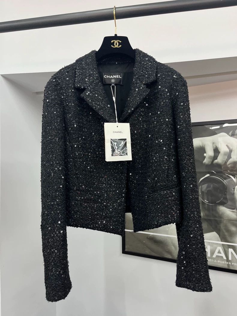 Chanel Chanel 24S black sequin twill tweed jacket Size XS / US 0-2 / IT 36-38 - 1 Thumbnail