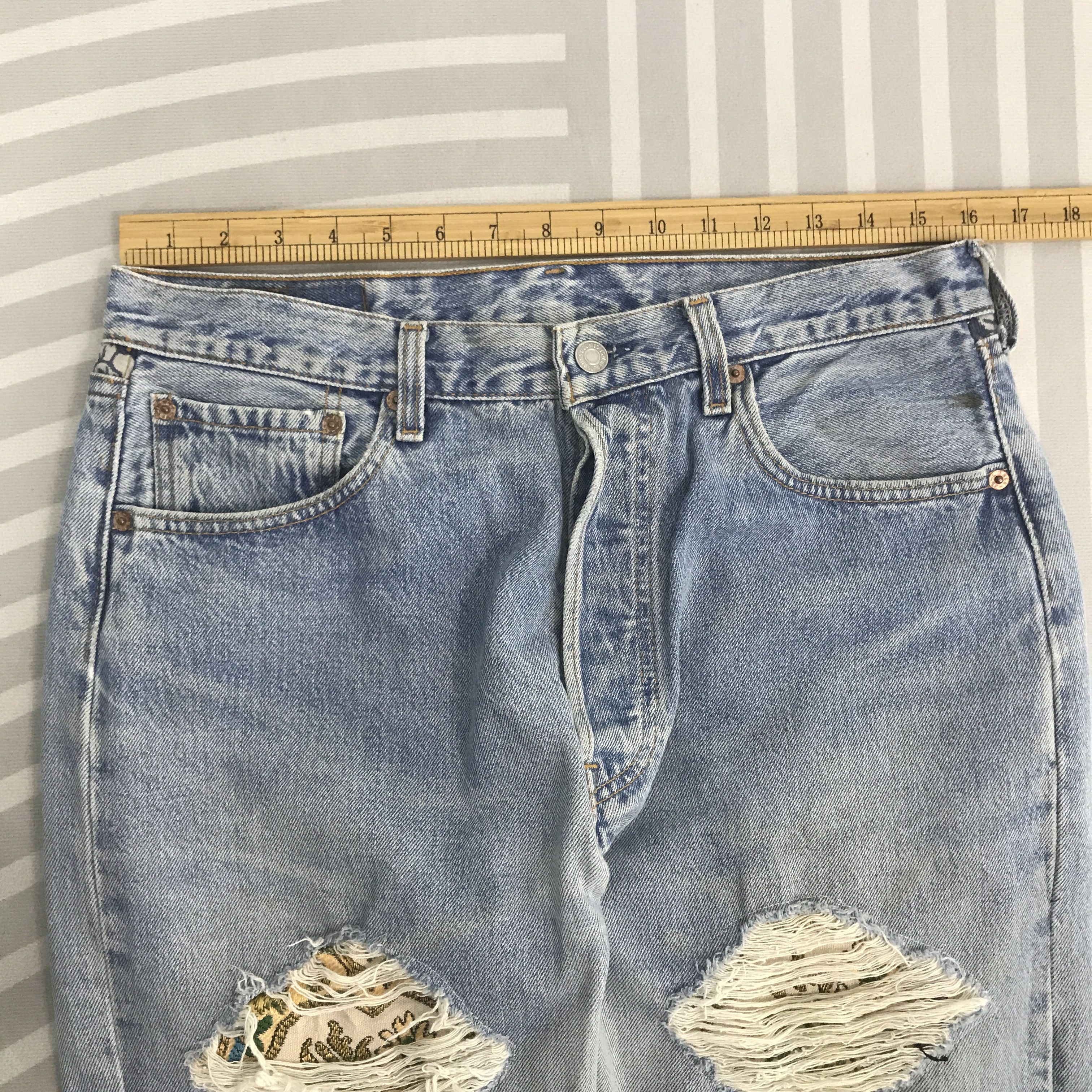 Levi's × Vintage Vintage Levi's 501 Ripped Distressed Denim Jeans pay Size US 31 - 7 Thumbnail