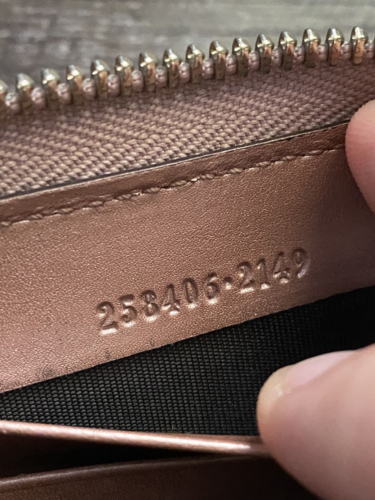 Gucci GG Micro Guccissima leather zippy waller
