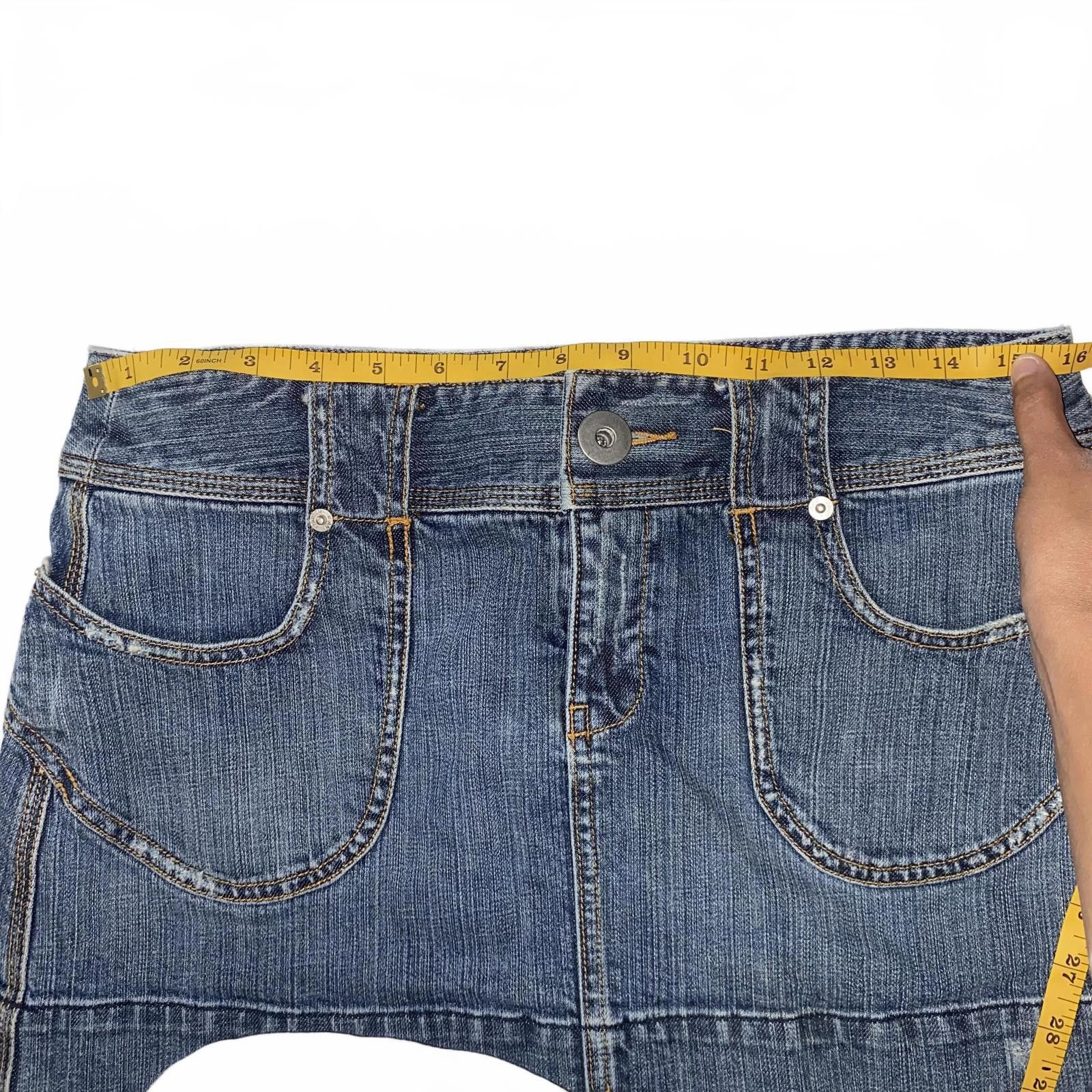 Designer Vintage Y2K London Jeans Blue Denim Mini Skirt Low Rise 6 Size 28" / US 6 / IT 42 - 4 Thumbnail