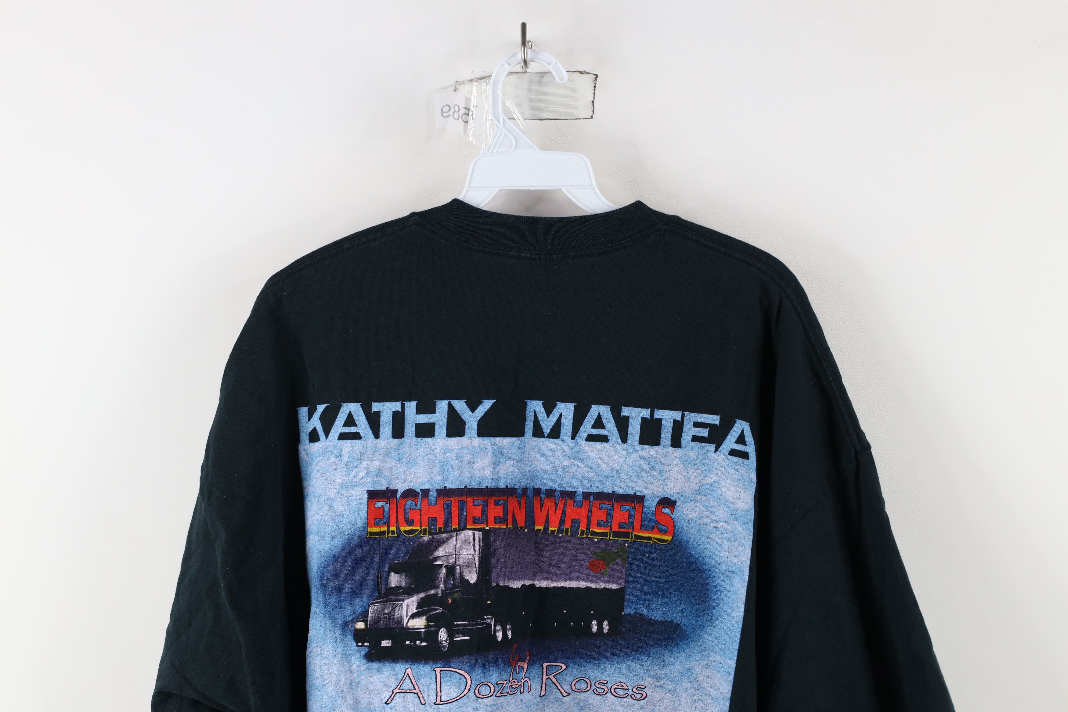 Vintage Vintage 80s Volvo Mattea Eighteen Wheels Dozen Roses T-Shirt Size US XXL / EU 58 / 5 - 12 Thumbnail