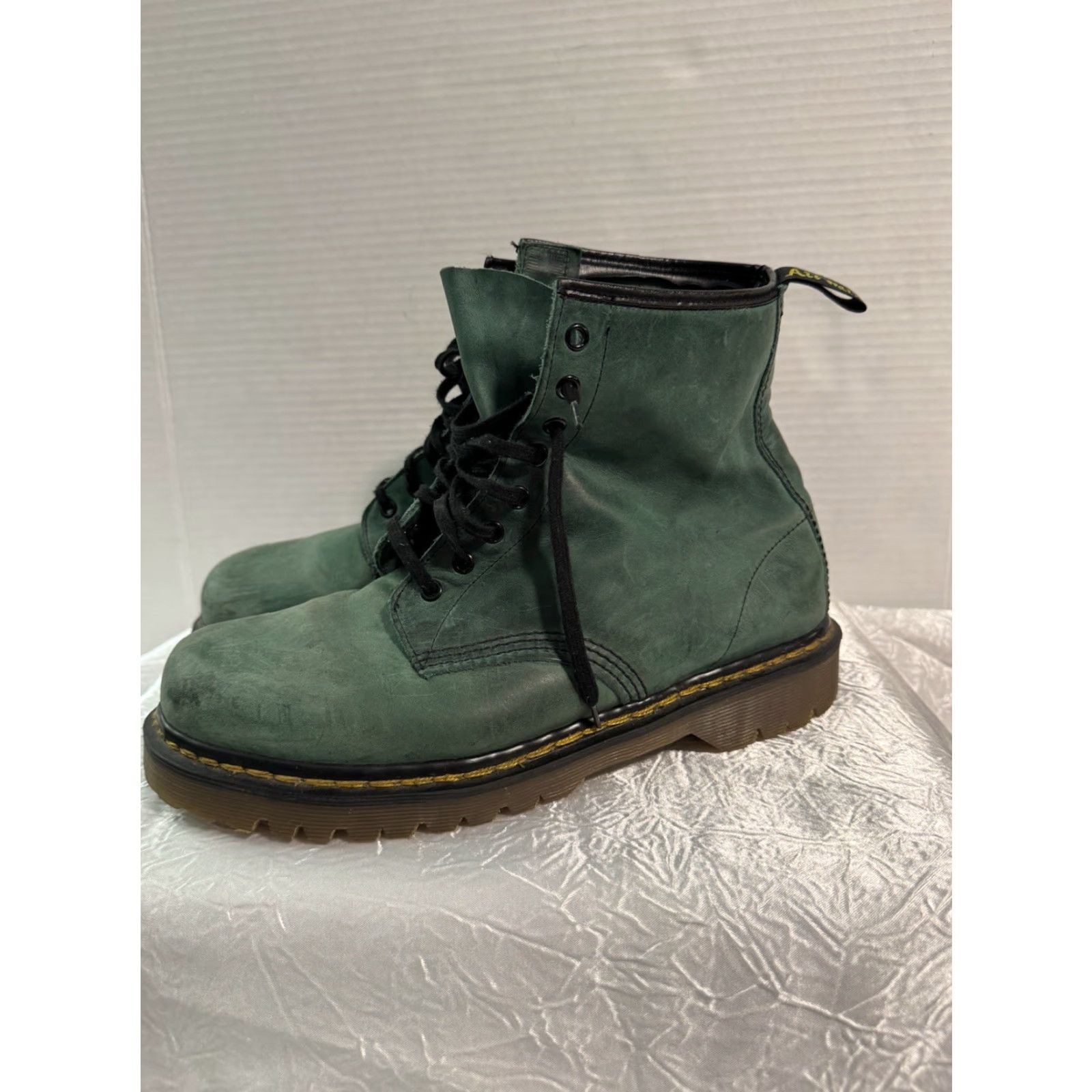 Dr. Martens VINTAGE Dr. Martens FOREST GREEN LEATHER BOOTS Unisex 8UK Made in England - Rare Casual Ankle Boots Leather Block Heel Mens Womens Girls Boys Size US 8 / IT 38 - 2 Thumbnail