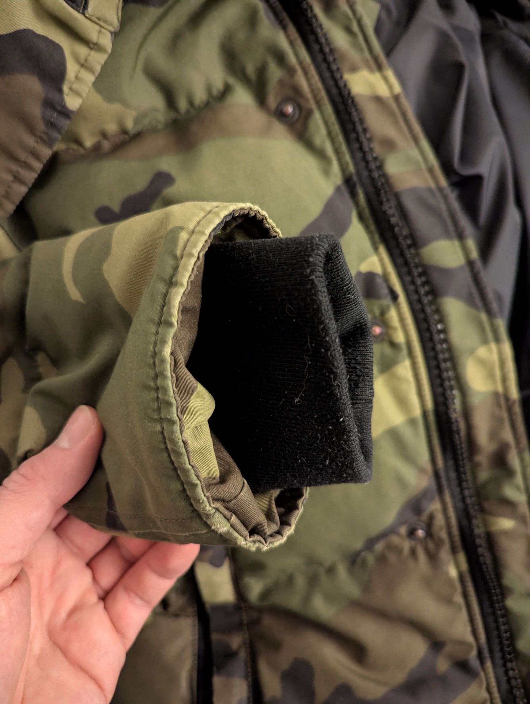 Canada Goose Canada Goose Wyndham XS camo Size US XS / EU 42 / 0 - 7 Thumbnail