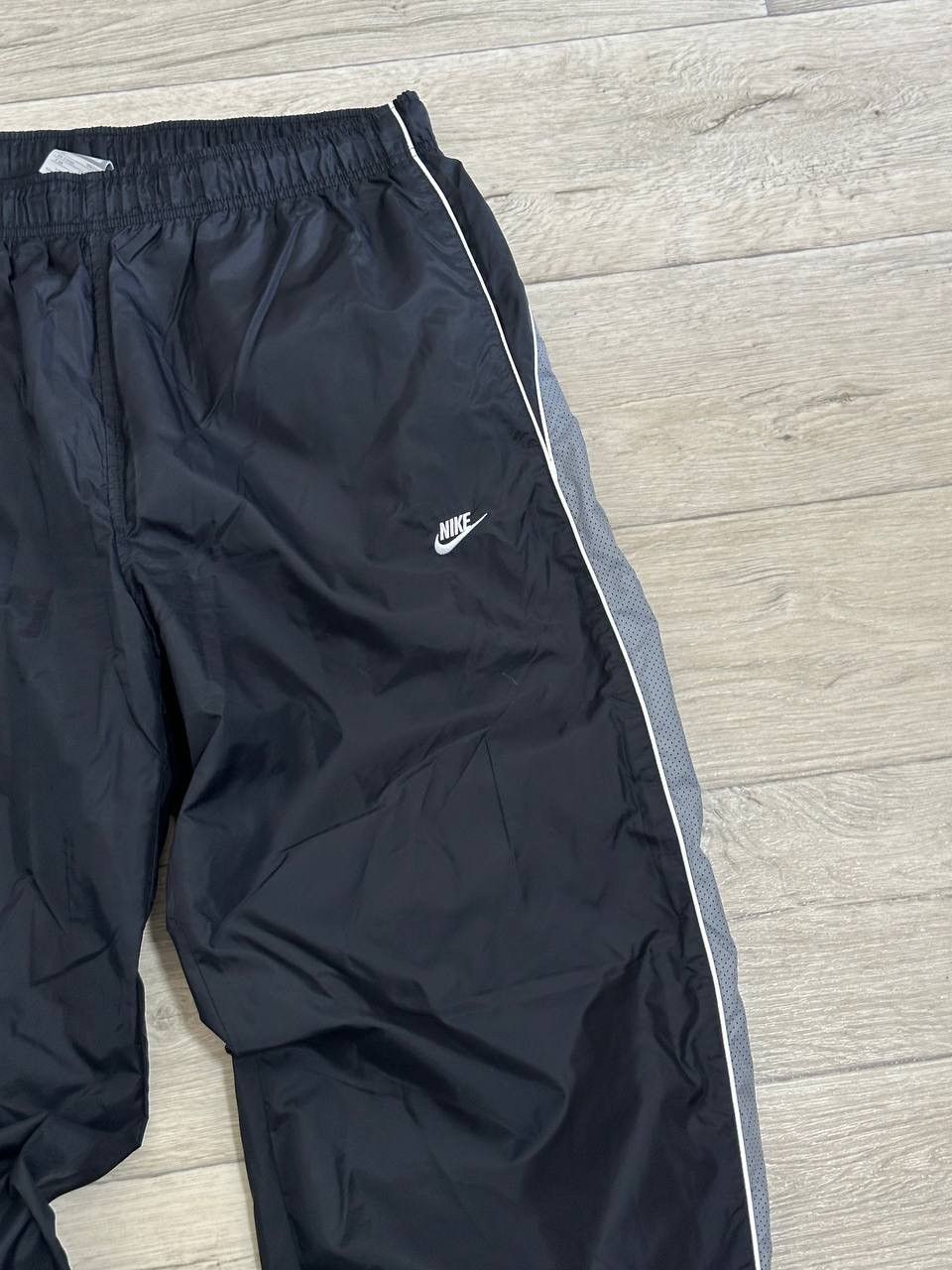 Nike Vintage Nike Sportswear Nylon Track Pants Baggy Zippers XL Size US 36 / EU 52 - 3 Thumbnail