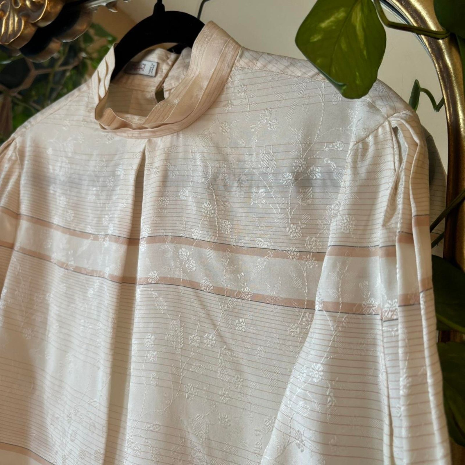 Elie Tahari Vintage Tahari Silk Mockneck Long Sleeve Blouse 8 Corporate Size M / US 6-8 / IT 42-44 - 6 Thumbnail
