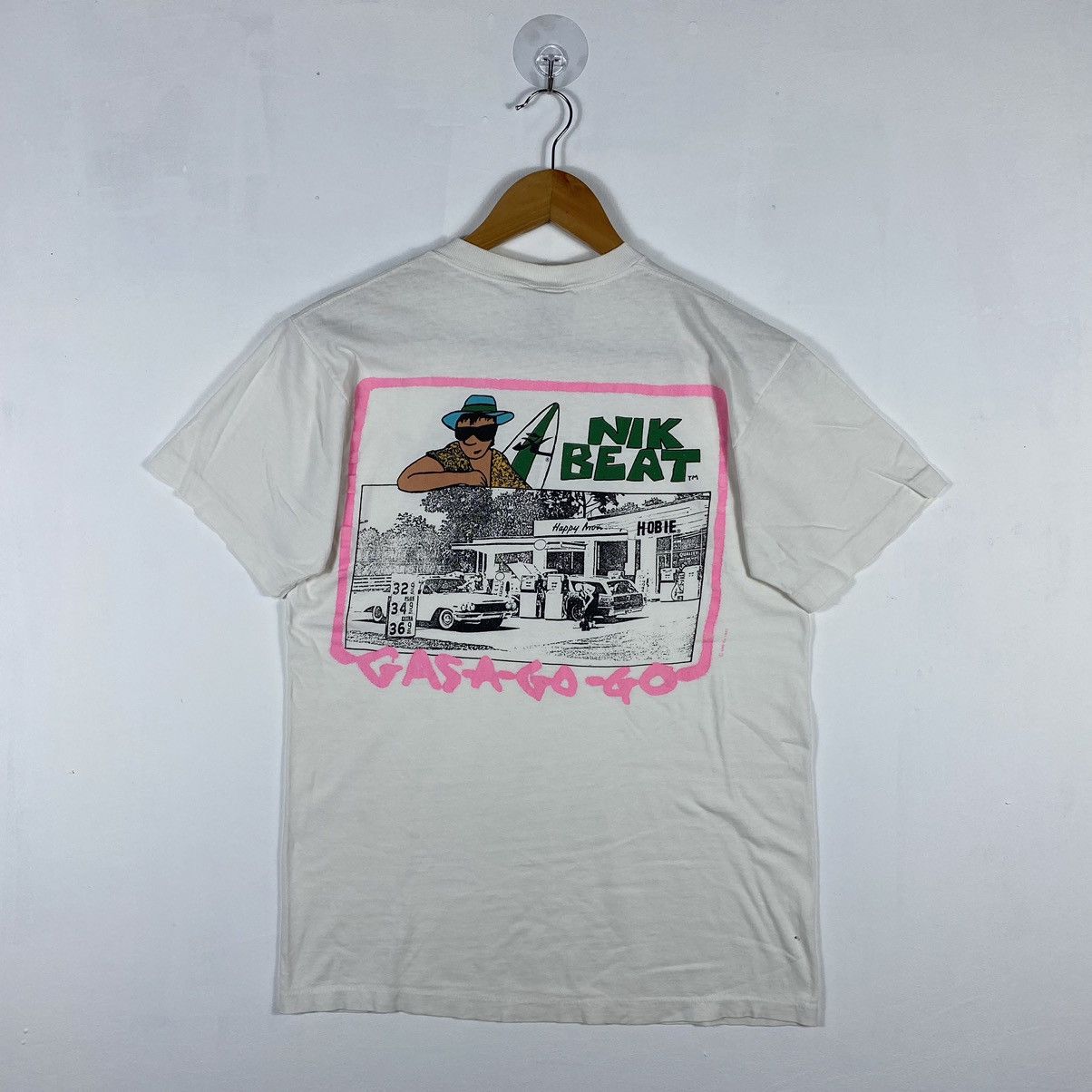 Vintage Vintage 80's HOBIE Nik Beat Gas A Go Go Art Graphic Surf Tee Size US M / EU 48-50 / 2 - 2 Thumbnail