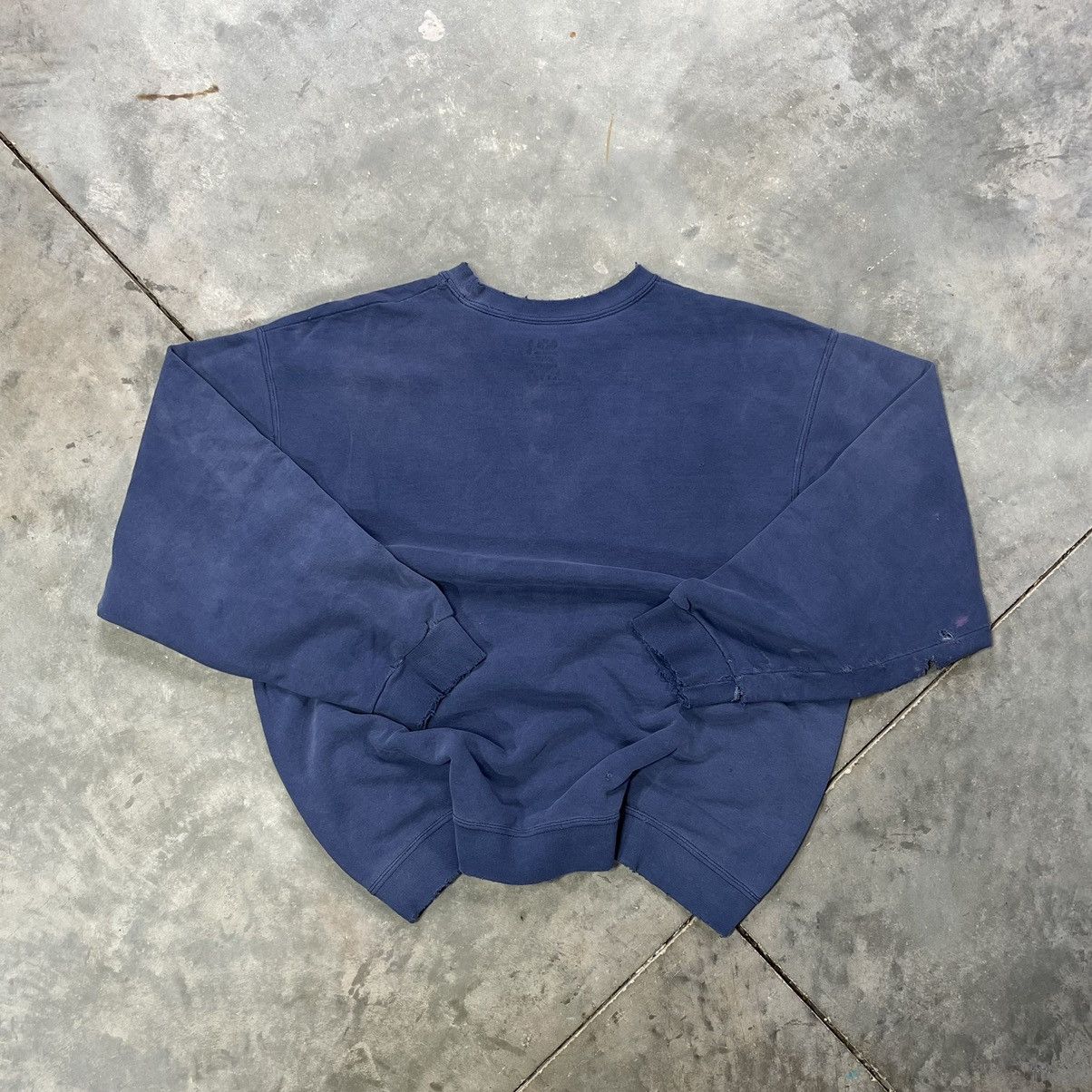 Vintage Vintage Thrashed Crewneck Sweatshirt Blank Boxy Fit 2000s Size US M / EU 48-50 / 2 - 6 Thumbnail