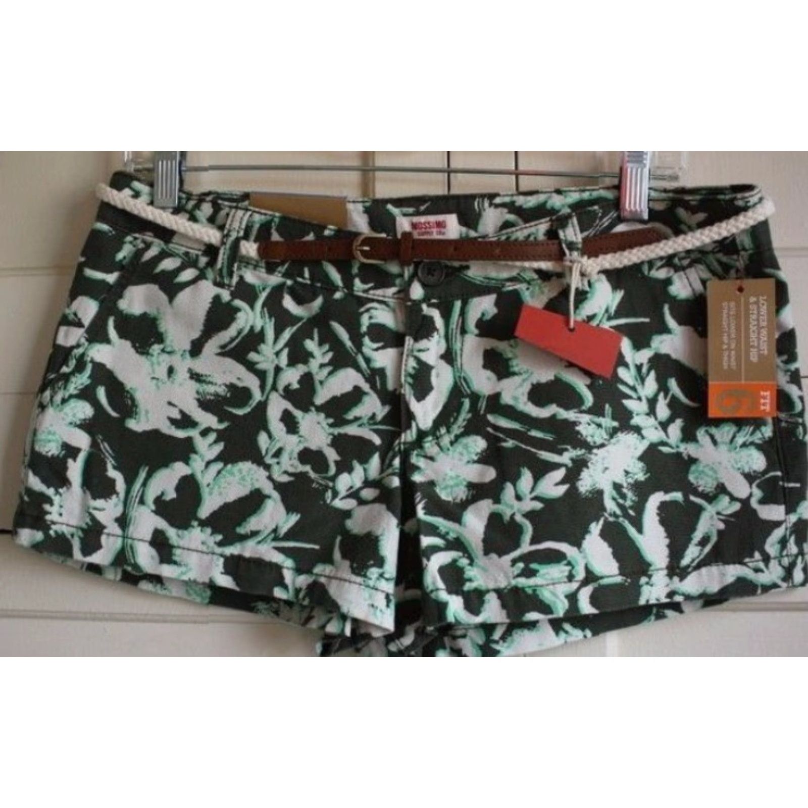 Mossimo Mossimo Women's Short Shorts Mossimo Jr's / Women's Fit 6 9 Denim 100% Cotton Green Beige Floral Pockets Low waist Straight Hip 2 inch inseam Casual Size 30" / US 8 / IT 44 - 2 Thumbnail