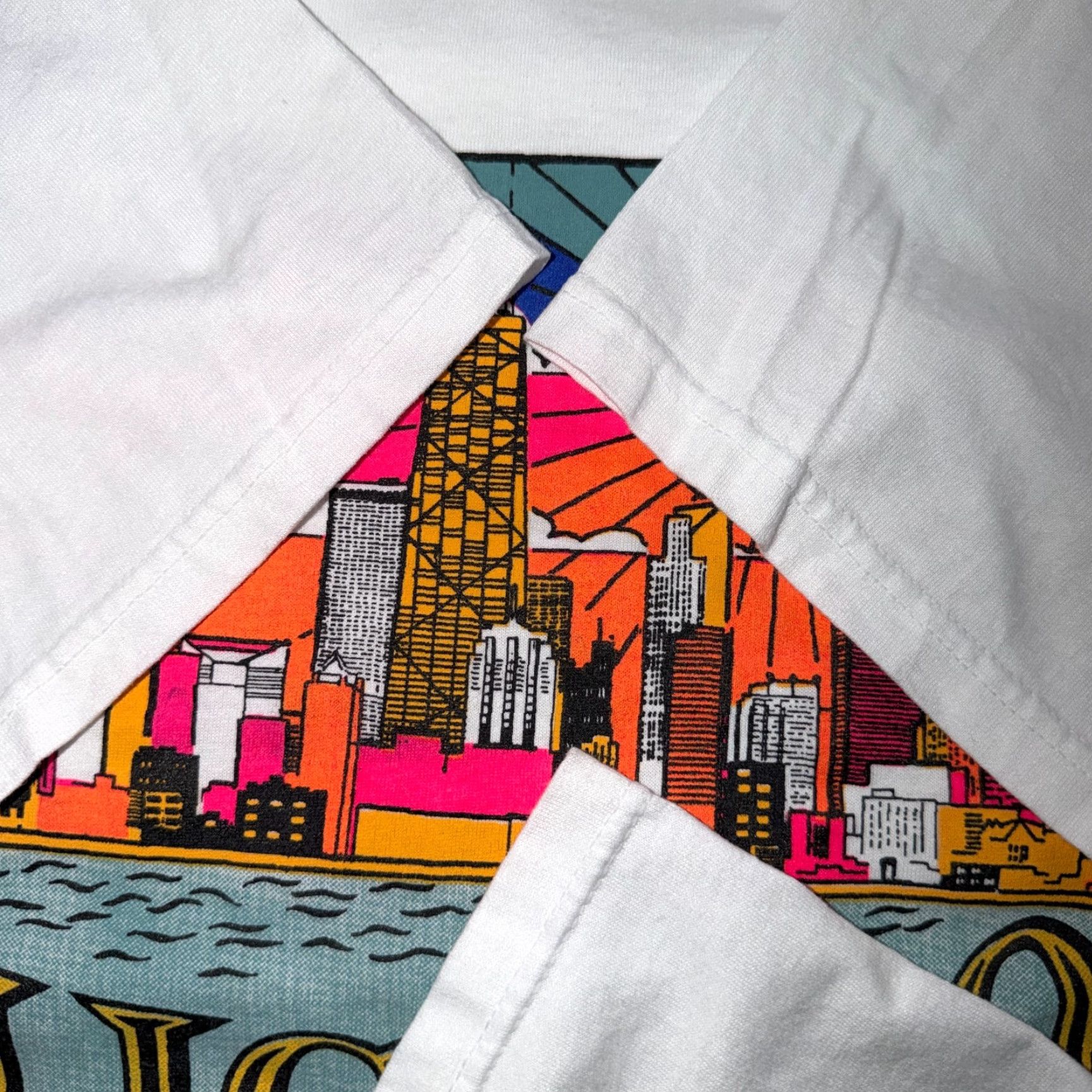Fruit Of The Loom VINTAGE Chicago Windy City Sunshine T Shirt Men L White Fruit of the Loom 90s 80s 70s Sears Tower Graphic Love Size US L / EU 52-54 / 3 - 3 Thumbnail