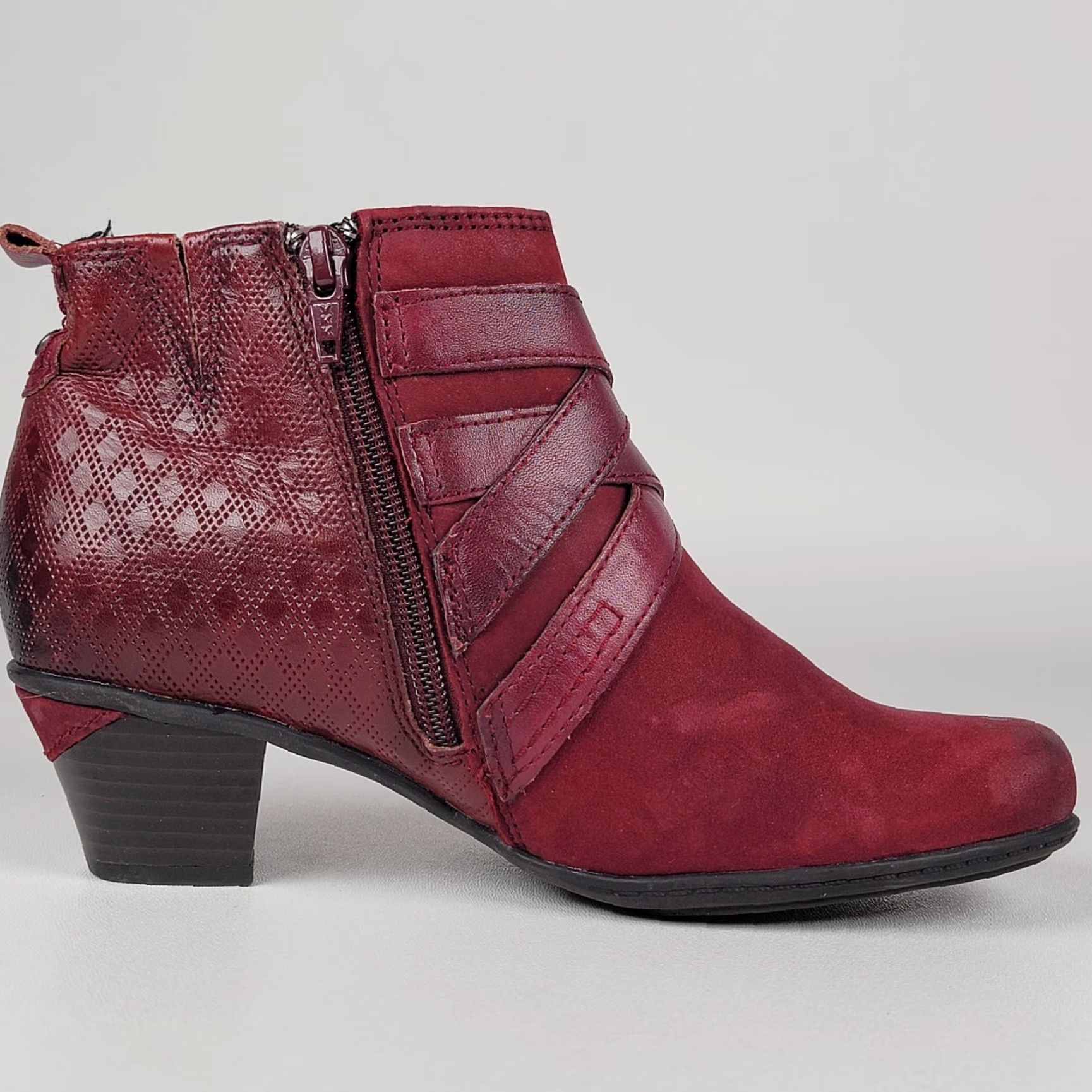 Vintage Earth Emerald Burgundy Suede Leather Bootie Criss Cross Strap Women’s Size 6B Size US 6 / IT 36 - 5 Thumbnail