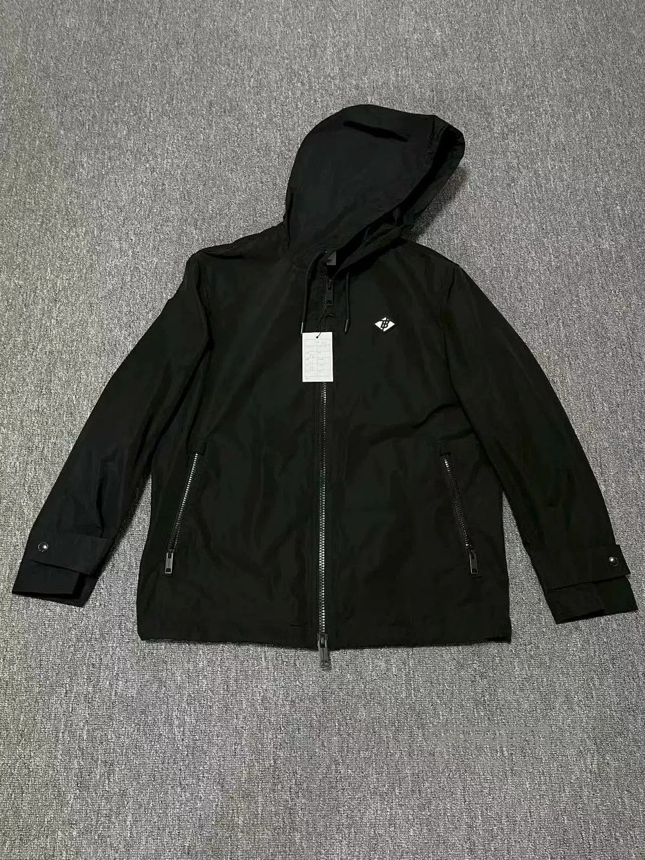 Burberry Burberry Logo Zip Jacket for Men. Size US S / EU 44-46 / 1 - 1 Thumbnail