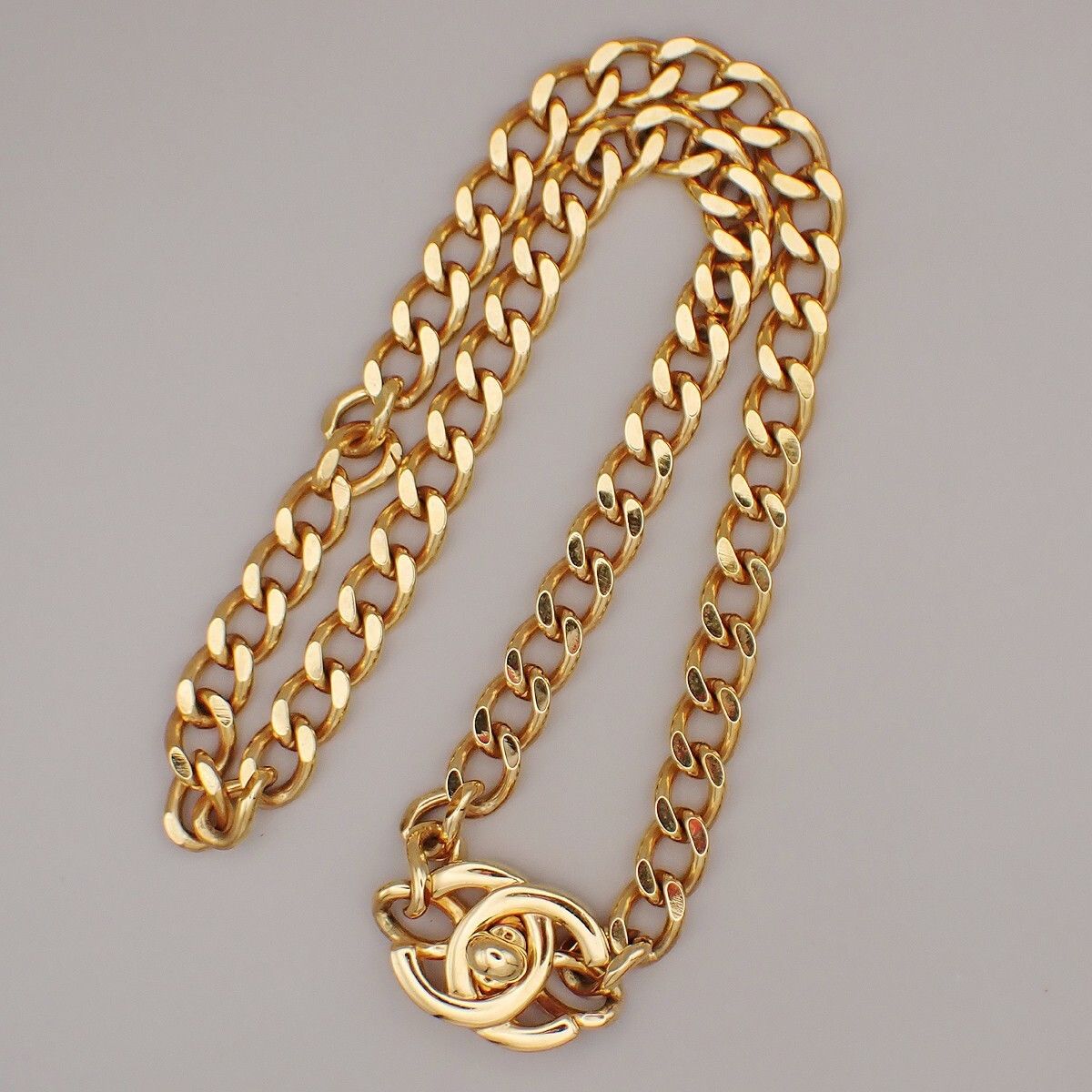 Chanel Chanel Vintage Turnlock Reissue Chain Metal Size ONE SIZE - 1 Thumbnail