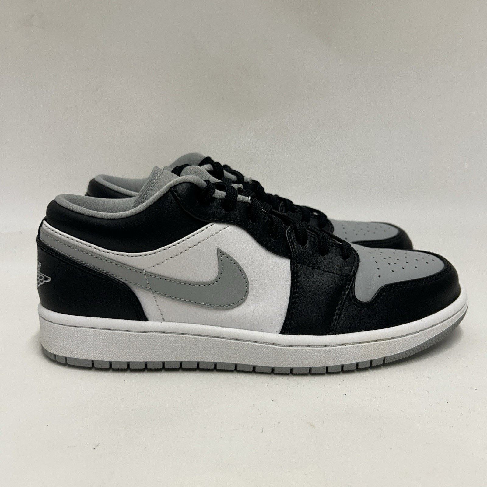 Jordan Brand Nike Air Jordan 1 Low “Smoke Grey/Black Light Grey/White” Size US 8.5 / EU 41-42 - 4 Thumbnail