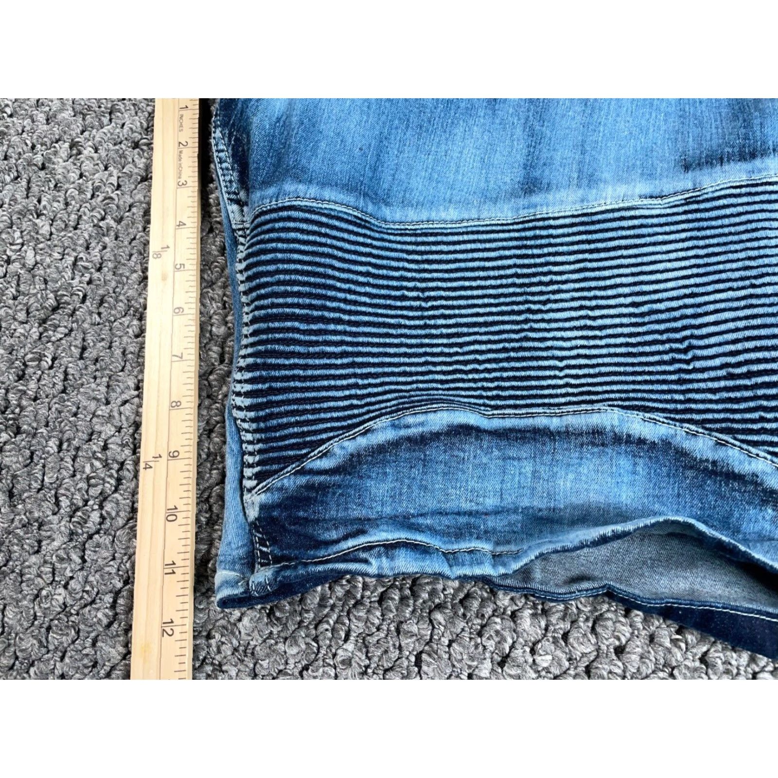 Ecko Unltd. VTG Marc Ecko Motorcycle Biker Jean Shorts Men 46 Blue Denim 5-Pocket/Zip Inseam 12in Regular Rise Mid - Cotton Spandex Vintage Hip Hop Theme Mens Size US 30 / EU 46 - 5 Thumbnail