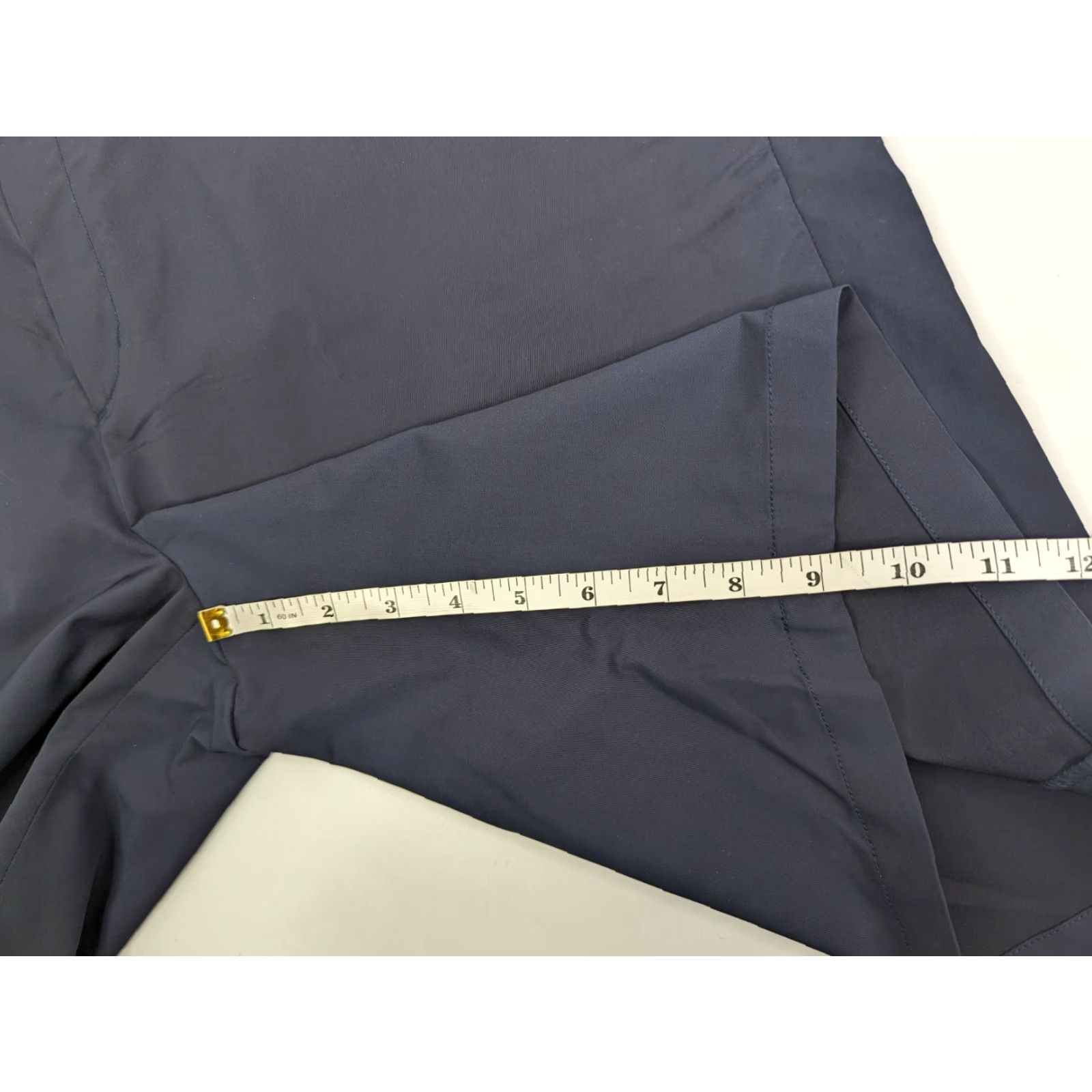 Vince Vince Mens Chino Shorts 38 Navy Blue Polyester Adult Regular Belt Loops Front Flat Front Casual 90s? Size US 38 / EU 54 - 4 Thumbnail