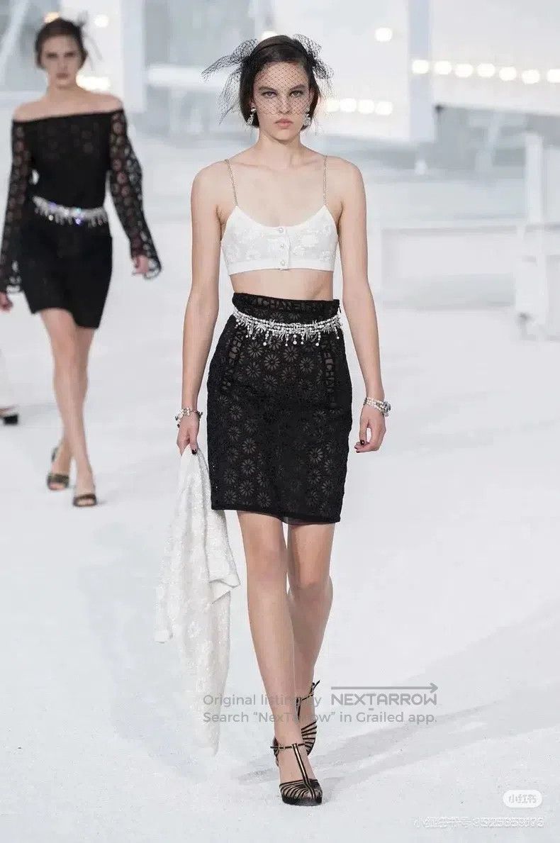Chanel Chanel Spring and Summer Collection 21s Black Daisy Lace H Size 24" / US 00 / IT 34 - 8 Thumbnail