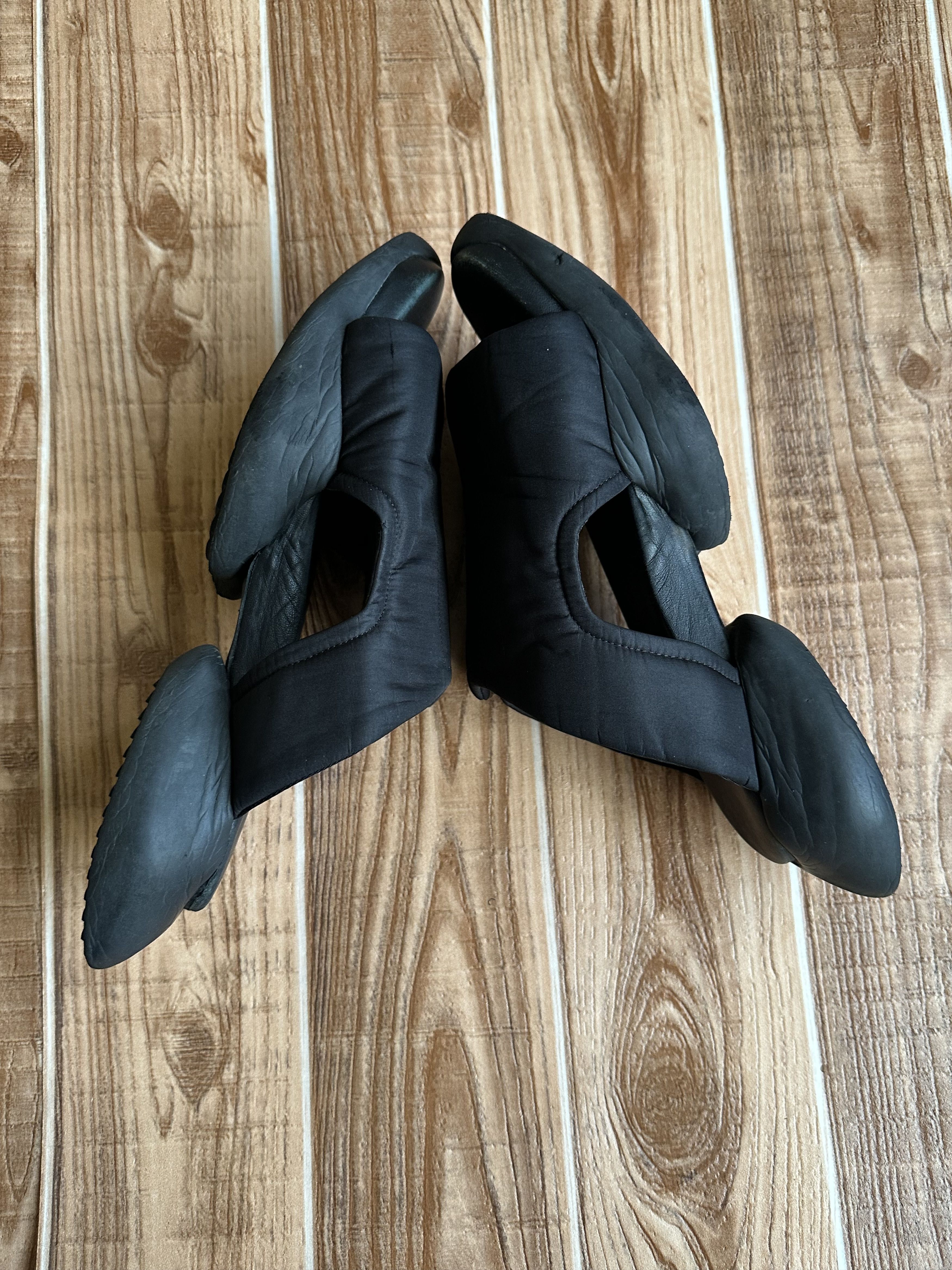 Adidas × Rick Owens × Rick Owens Drkshdw Rick owens co-signed adidas horseshoe slippers Size US 8 / EU 41 - 7 Thumbnail