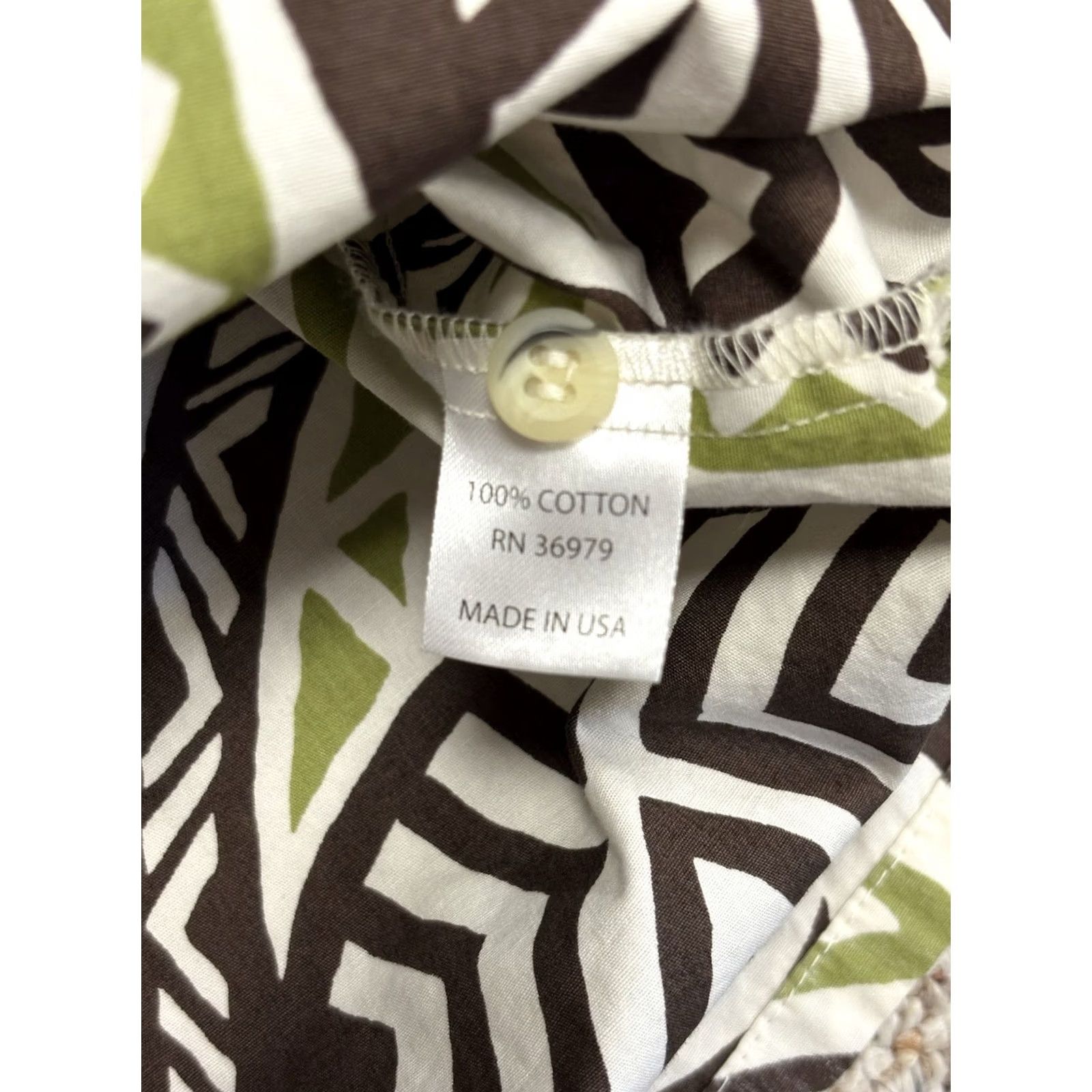 Vivobarefoot Go Barefoot Green Tropical Print Mens XL USA Button Up Shirt Size US XL / EU 56 / 4 - 7 Thumbnail