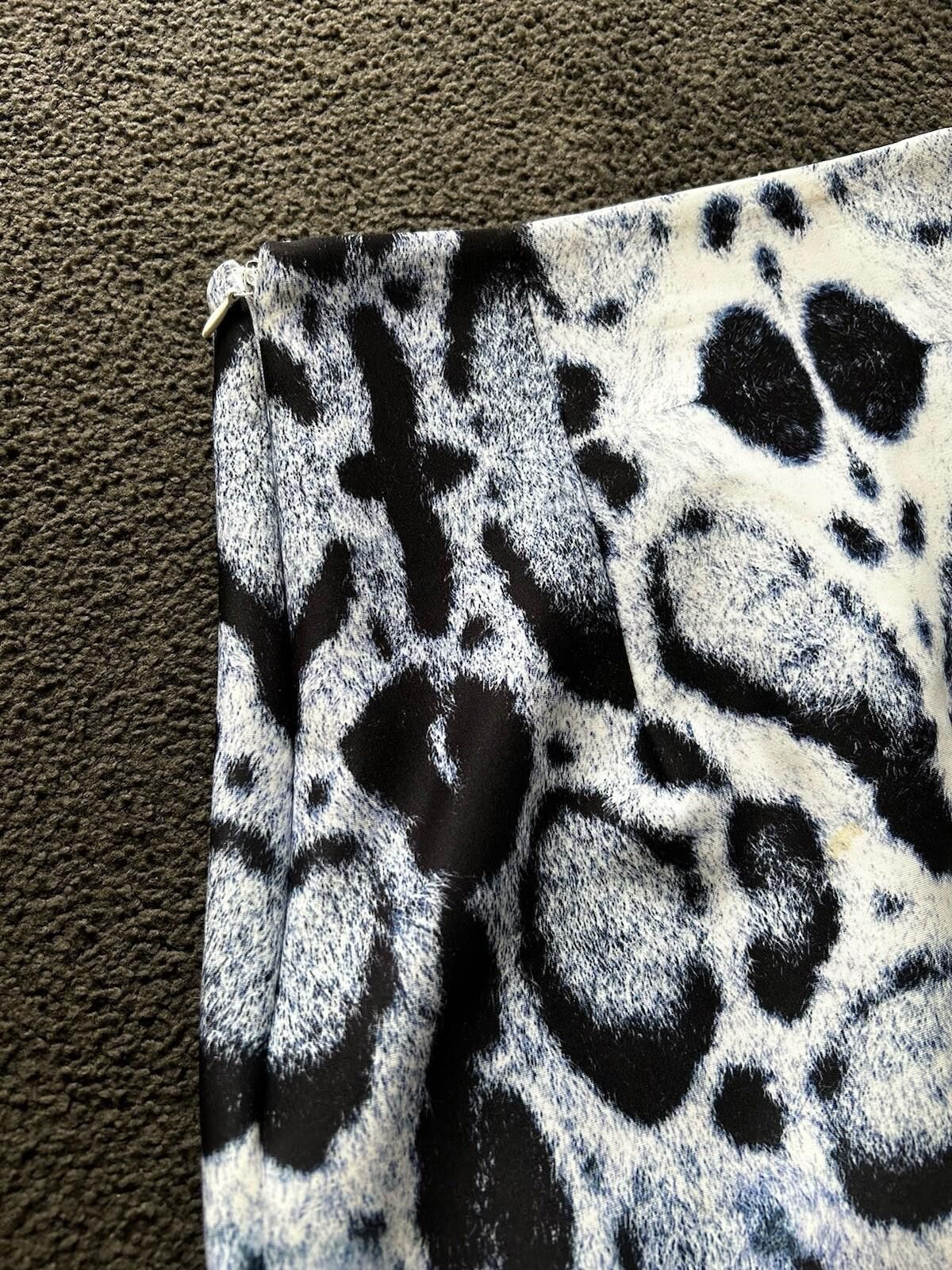 Kokaine Kookai Animal Print Pencil Skirt White Navy-Sz 34/AU 6-8(07) Size 30" / US 8 / IT 44 - 5 Thumbnail