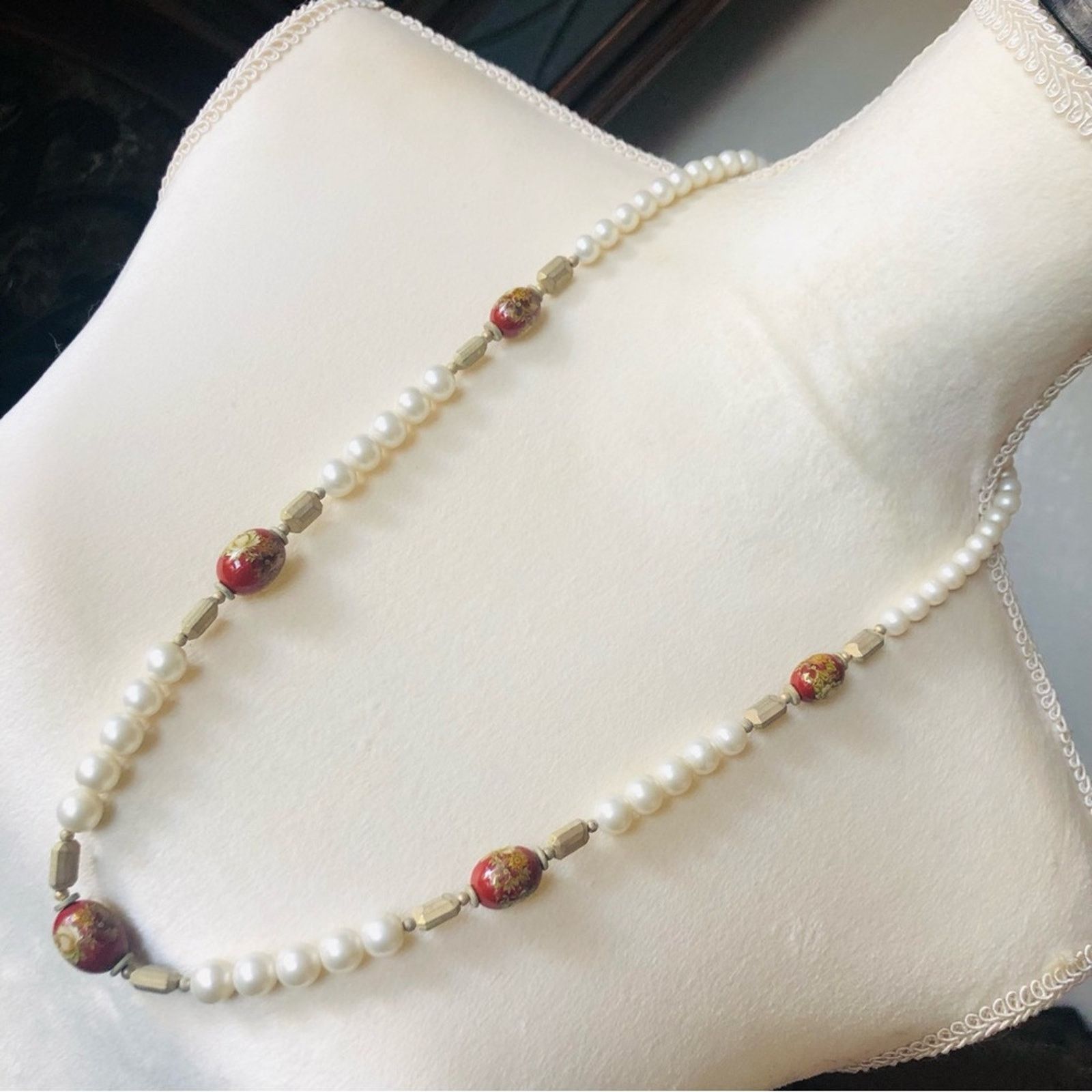 Vintage Vintage oval cloisonné white pearl bead necklace Size ONE SIZE - 1 Thumbnail
